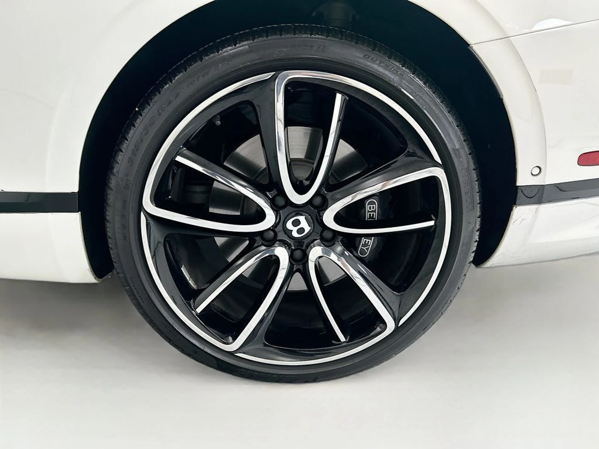 mph034_170457486_used_2022_bentley_continental_gtmullinerconvertible_8119_23015868_35_1024_32e546780a