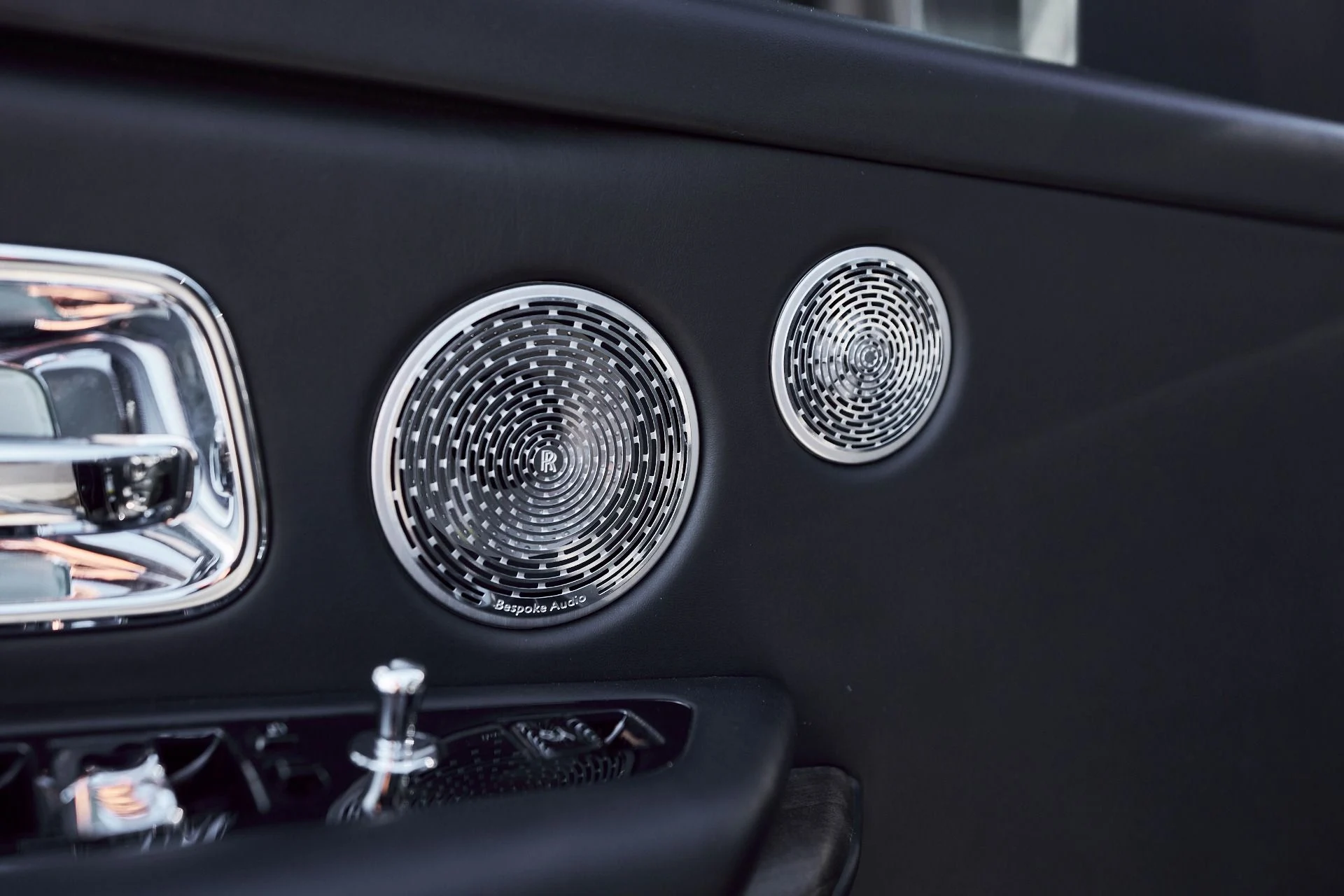 mph034_1708571551_Used_2019_Rolls_Royce_Cullinan_Base_1767201692_76c3f55d09