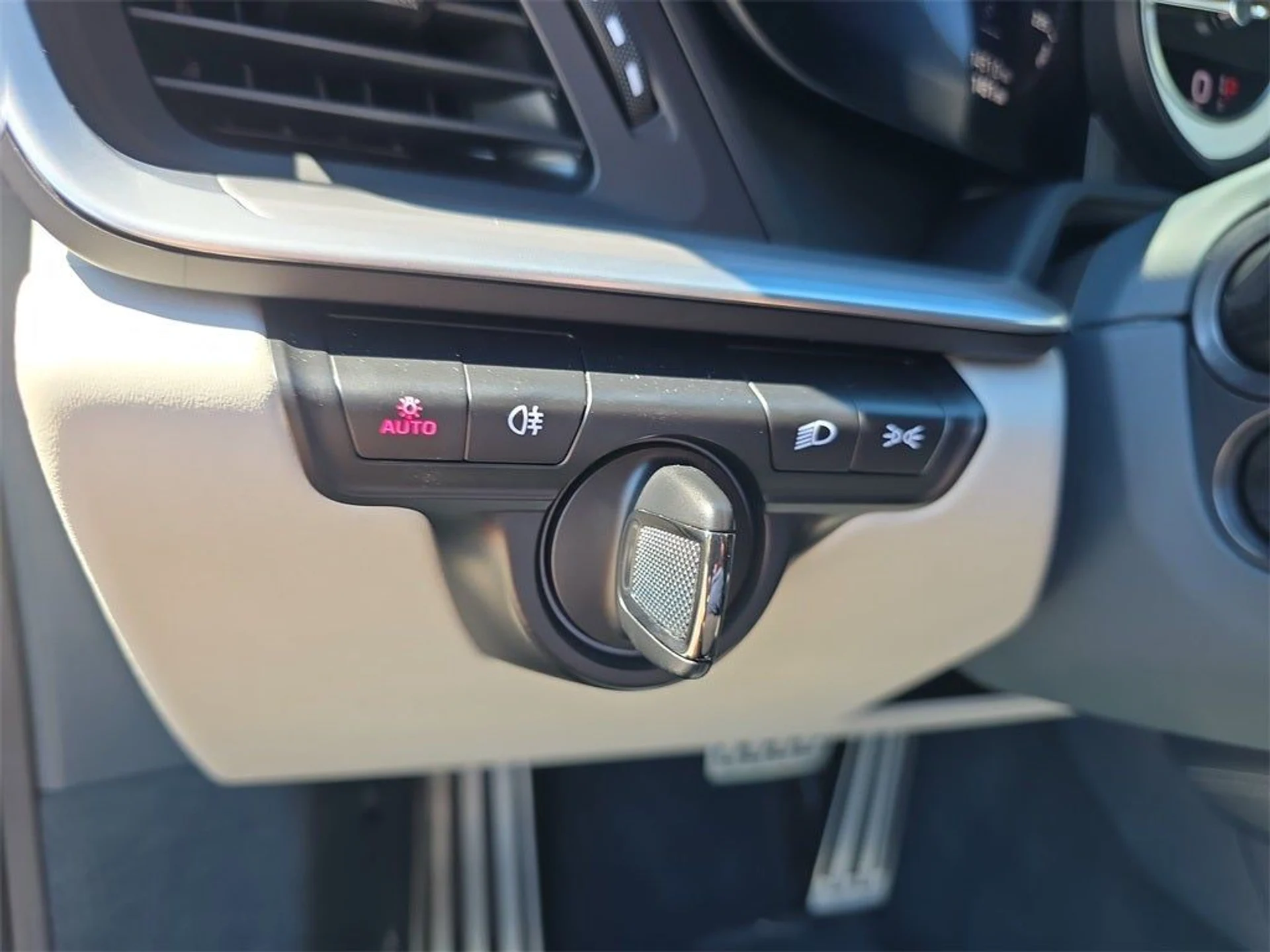 mph034_171232201_35_f2e928e0e7