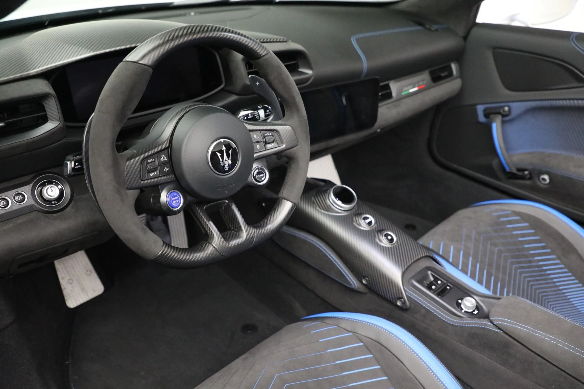 mph034_1714179593_Used_2023_Maserati_MC_20_Cielo_1706037547_3955a9d271