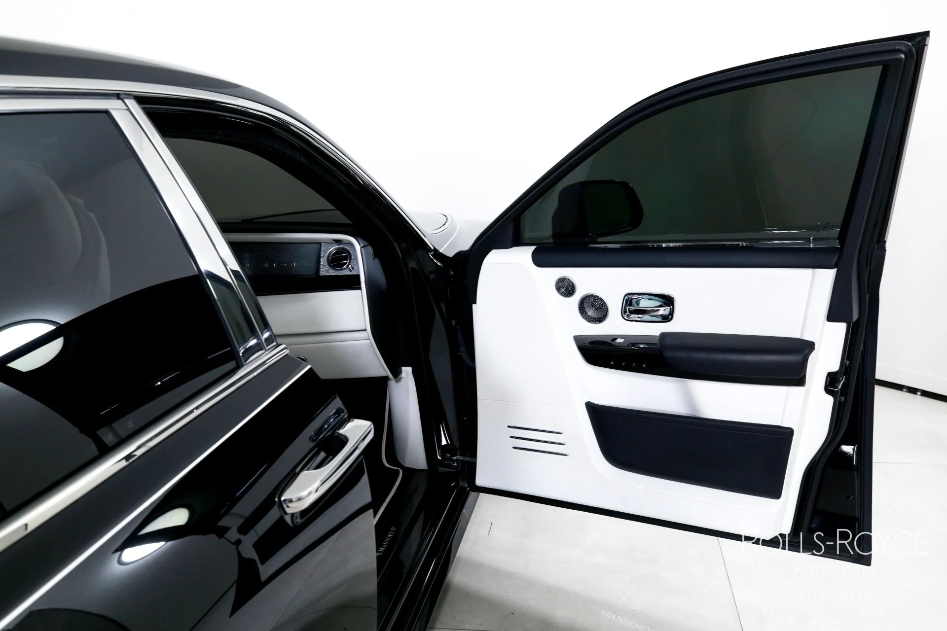 mph034_174221051_Used_2018_Rolls_Royce_Phantom_1776373846_b0d96e80fb