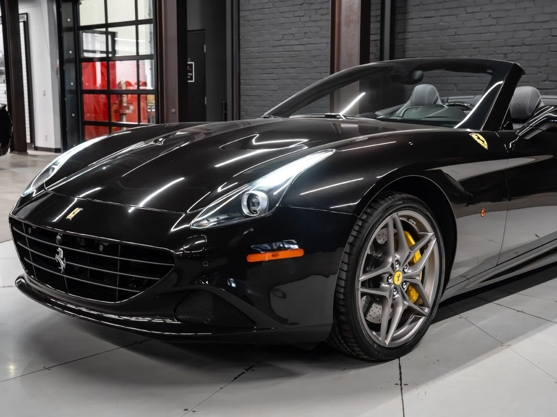 mph034_174921211_ferrari_california_2015_5161f51e00