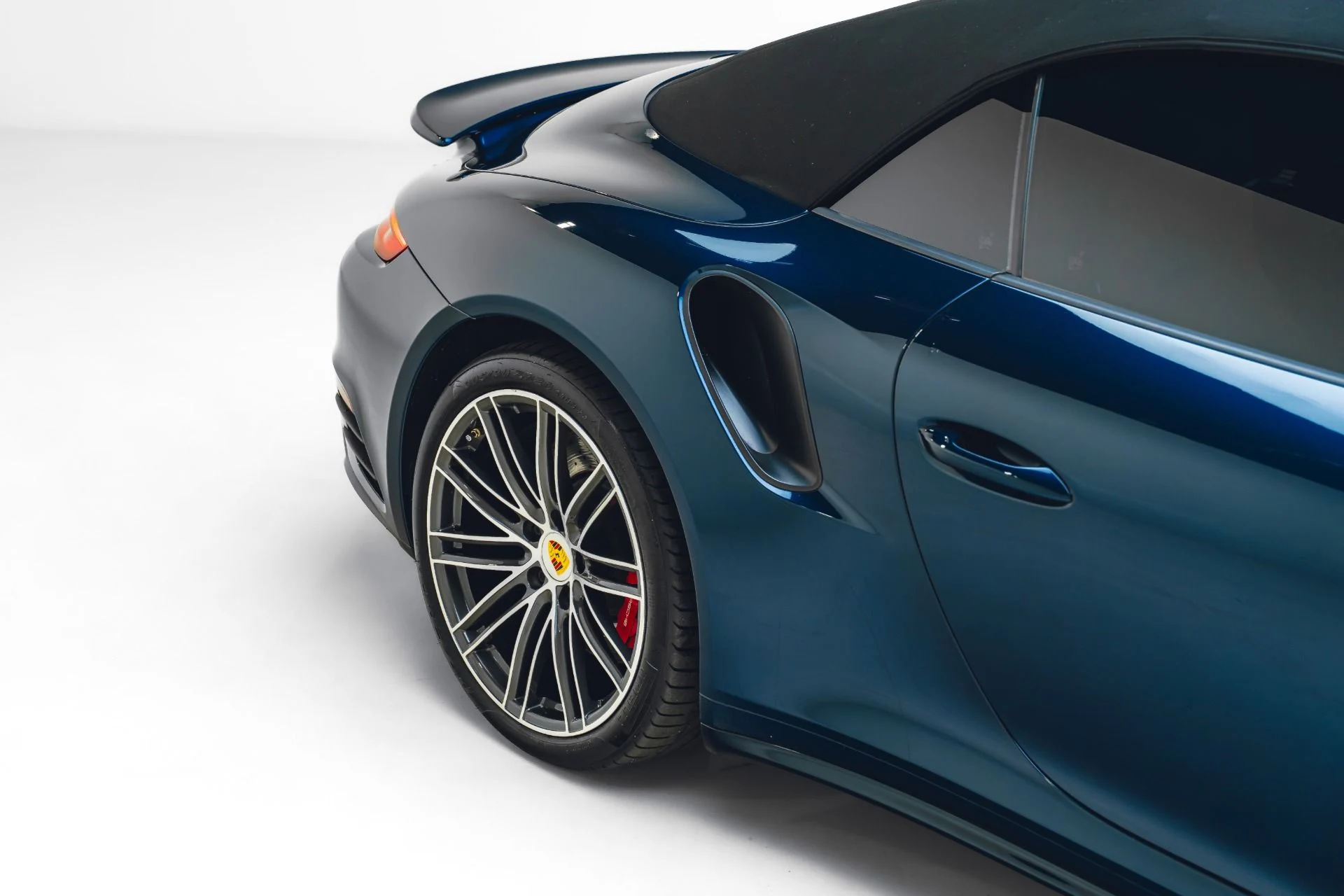mph034_1763632547_Used_2019_Porsche_911_Turbo_1781652592_1e2761d2b6