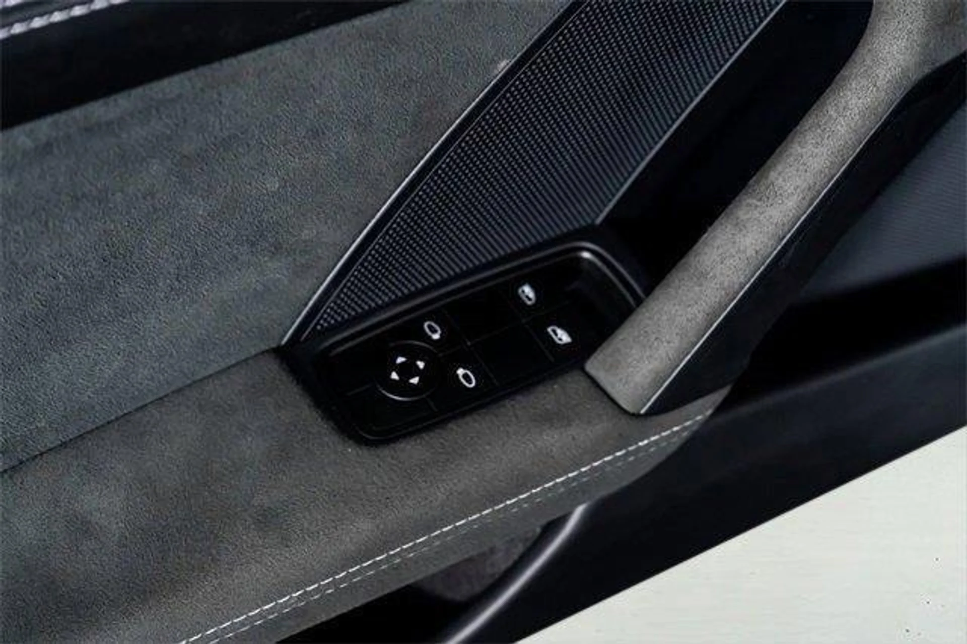 mph034_1774069052_pv_Kg9_Gs27kx_S_Tp_F_Mh_WJ_9_Q7_O1w_M_55ad39176d