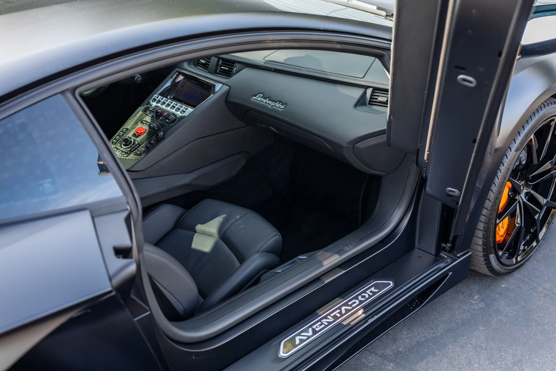 mph034_1787390590_Used_2014_Lamborghini_Aventador_LP_700_4_1776699950_c34c0d05bc