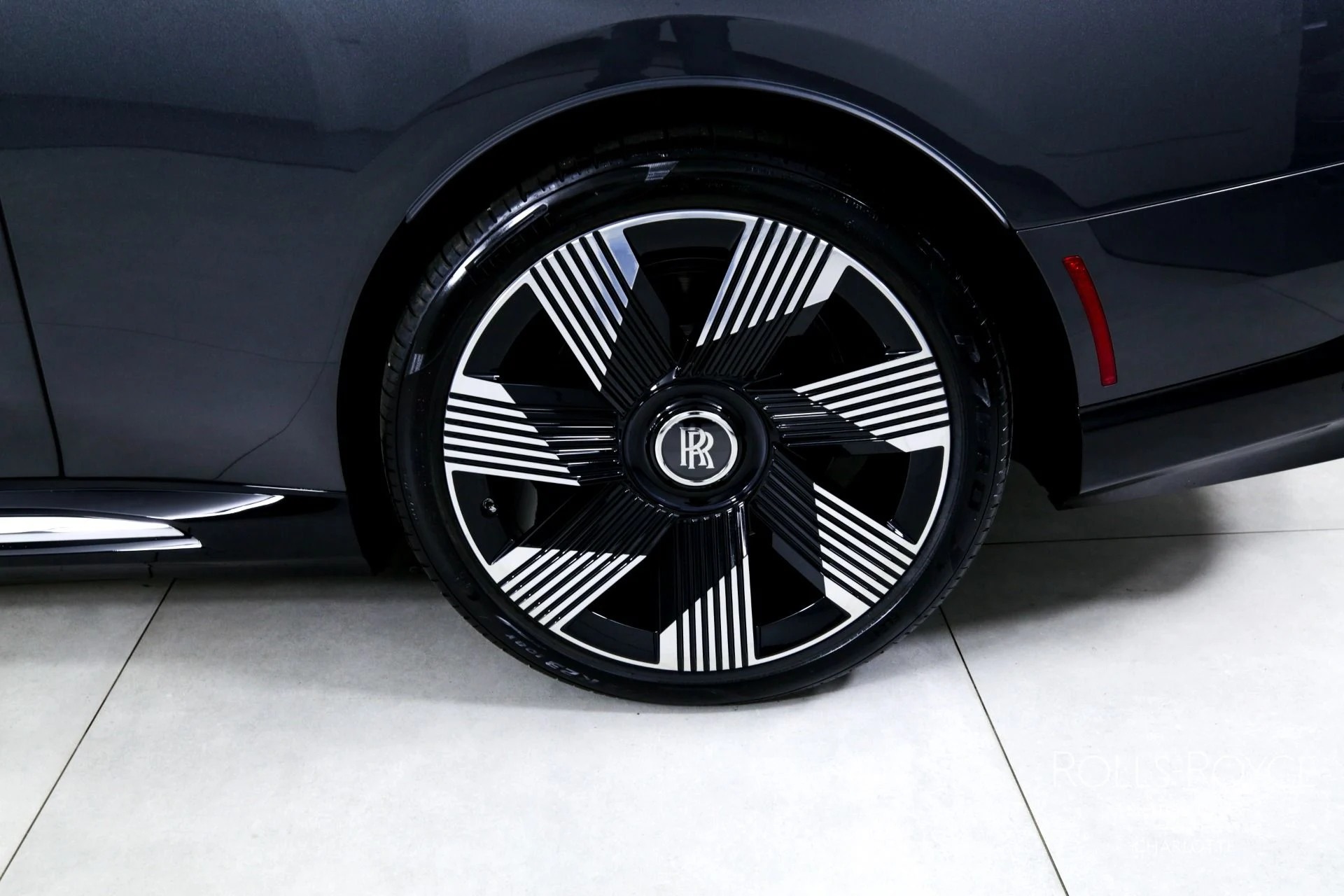 mph034_1794318934_Used_2024_Rolls_Royce_Spectre_1742932757_6e8e0d0c1d