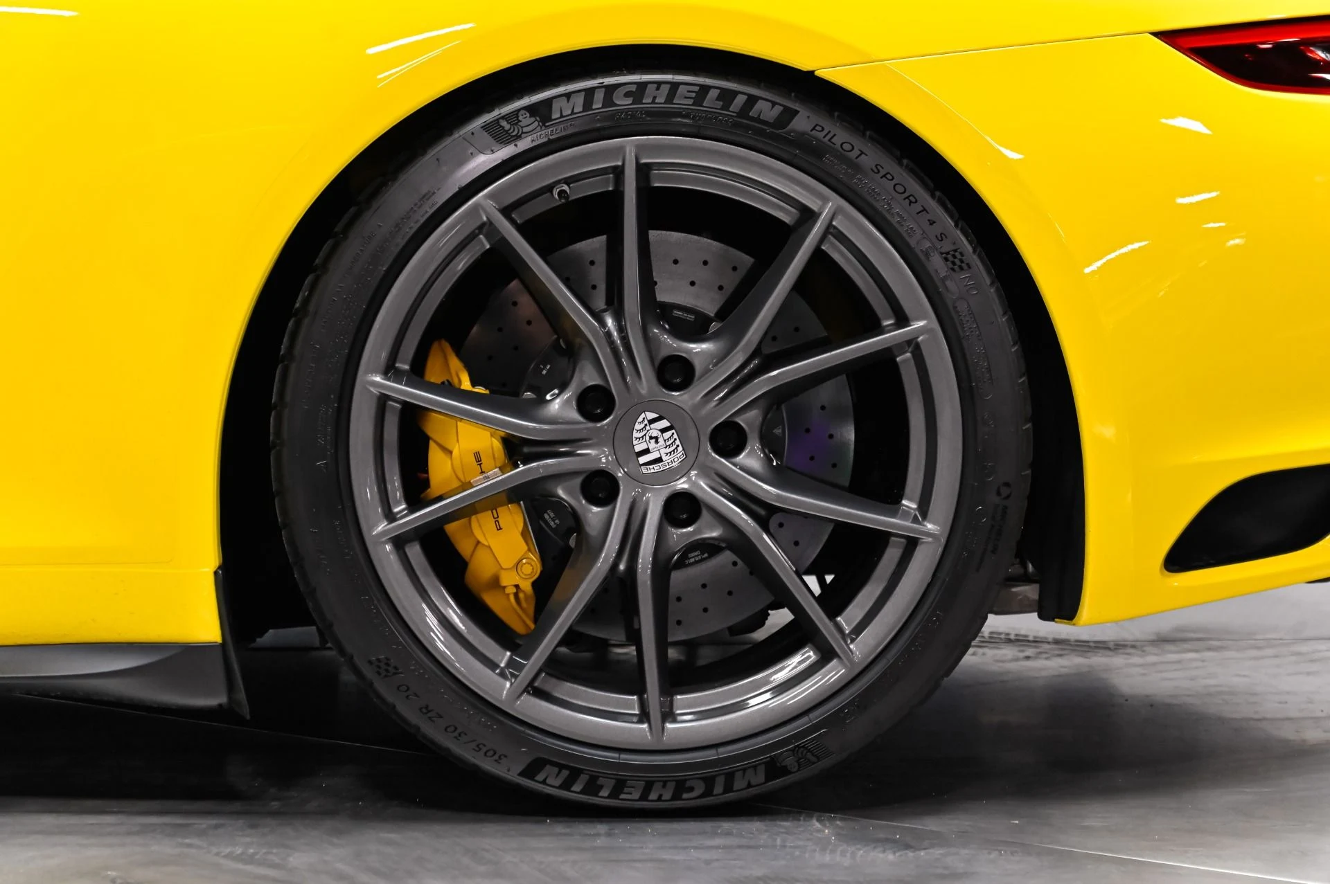mph034_1807144306_Used_2018_Porsche_911_Carrera_T_1790277713_cfbca9cb65