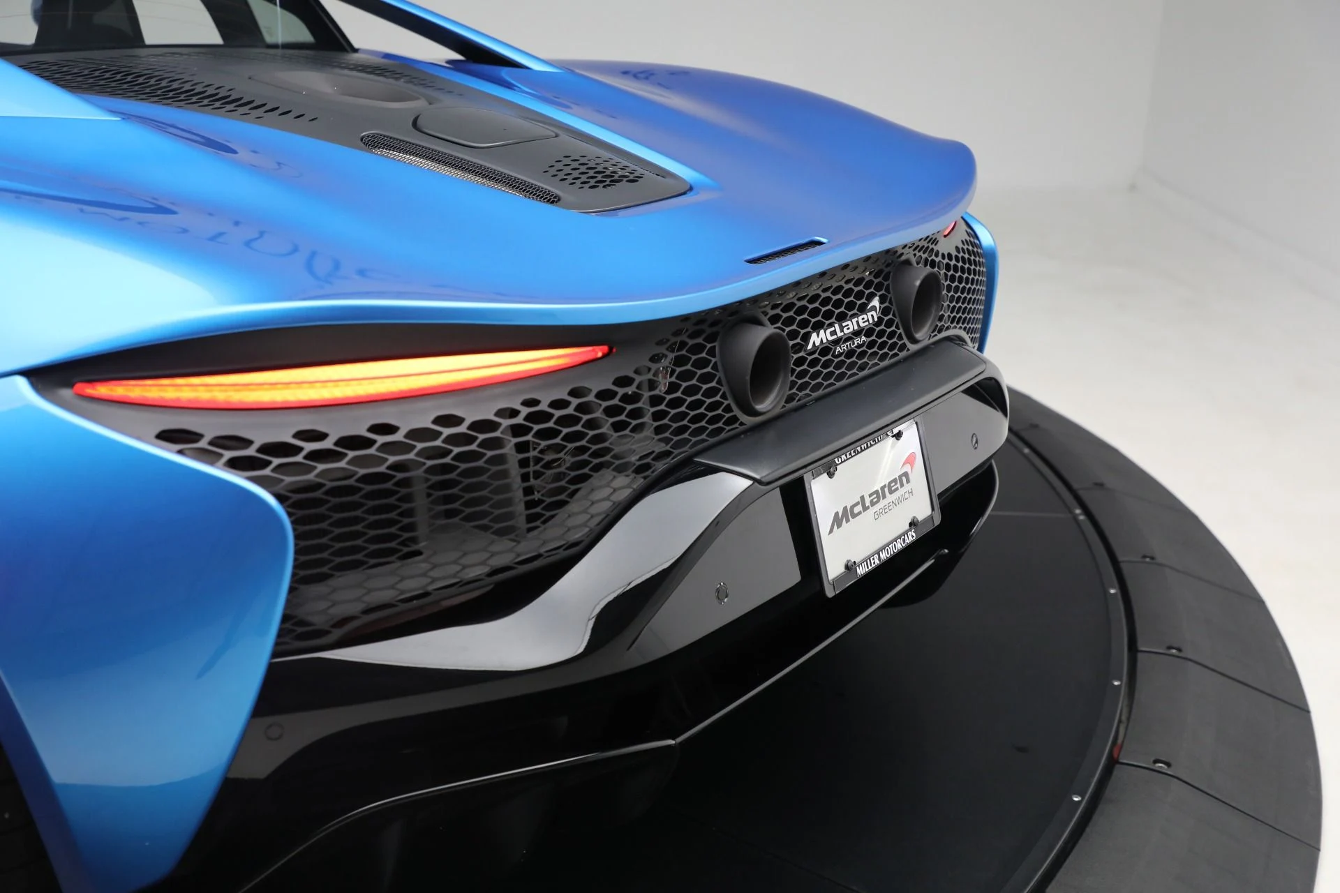 mph034_1809094734_Used_2024_Mc_Laren_Artura_Vision_6e905966c0