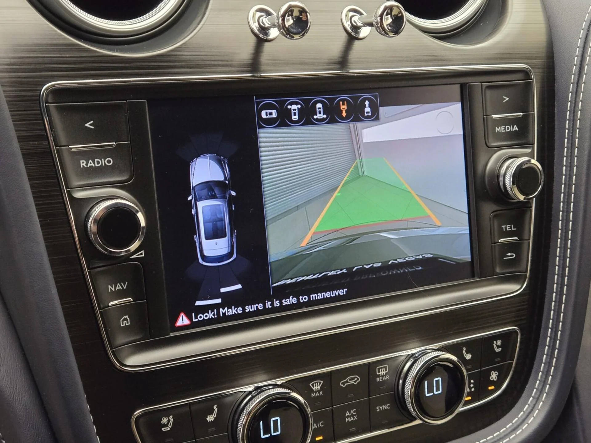 mph034_181884118_Used_2018_Bentley_Bentayga_W12_1776837885_c10a88e915