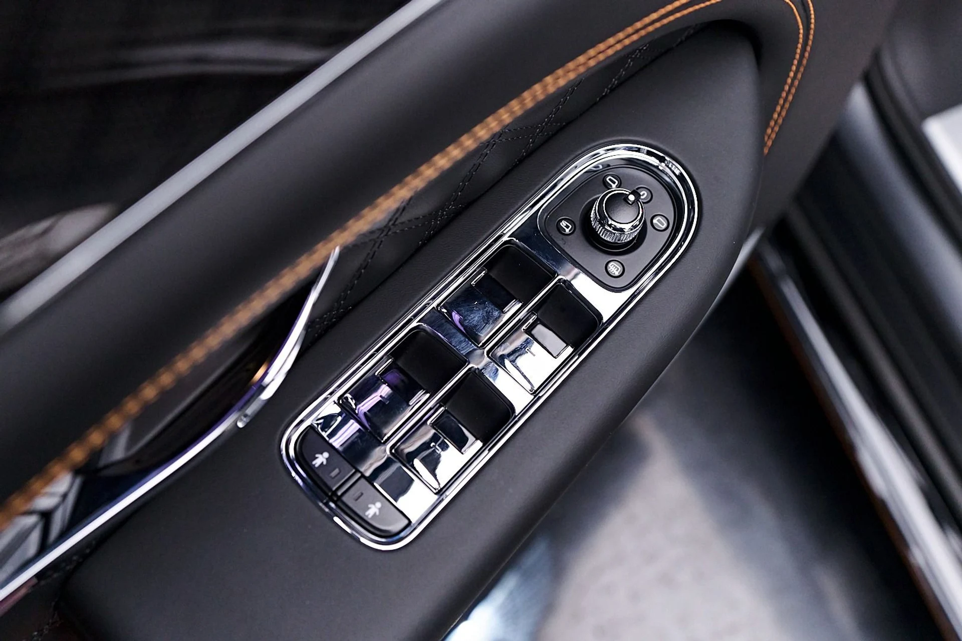 mph034_1822819058_Used_2025_Bentley_Bentayga_S_Black_Edition_1738363048_a2f5c9e213