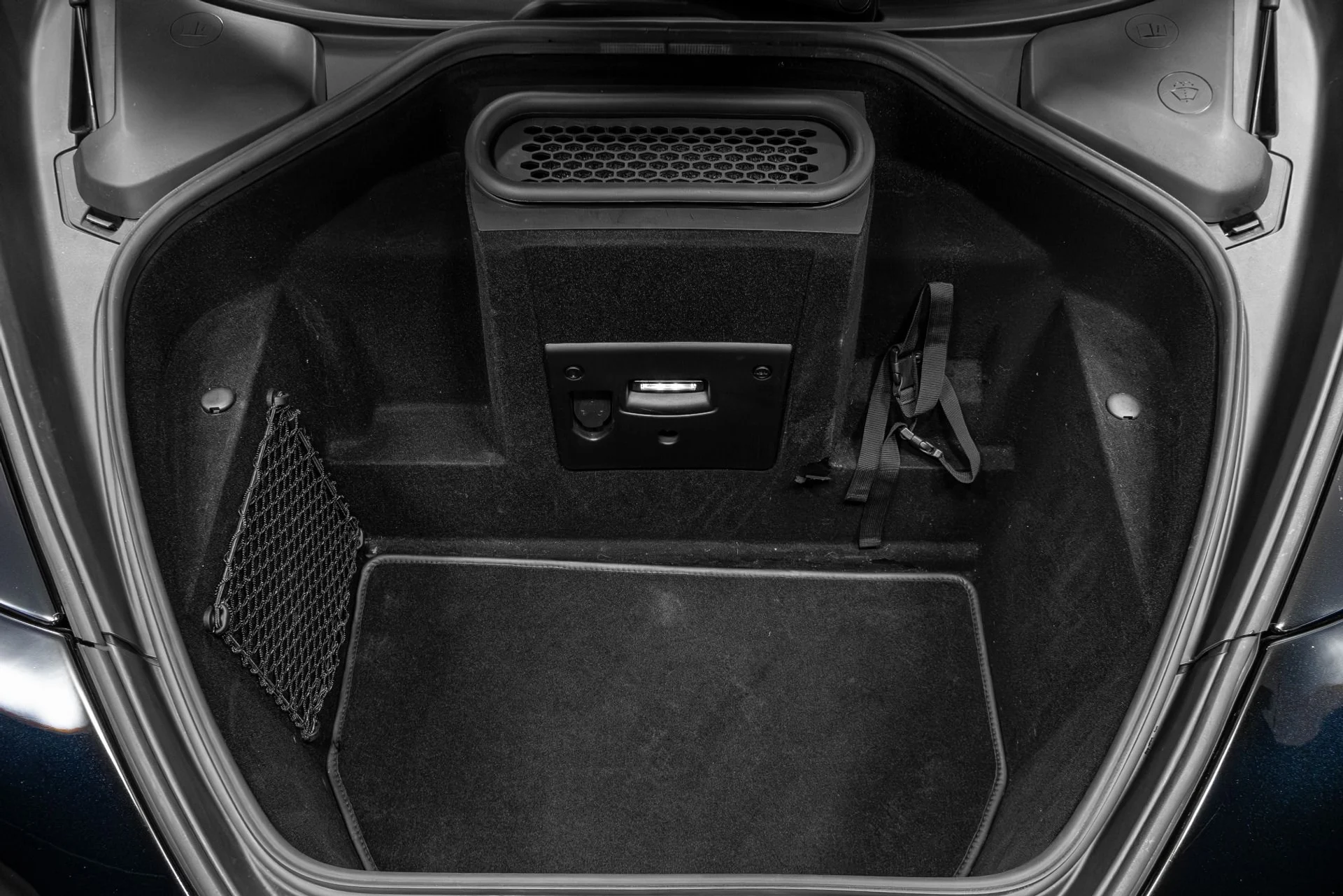 mph034_1850396334_Used_2019_Mc_Laren_720_S_Luxury_1770250296_6f66e6839f