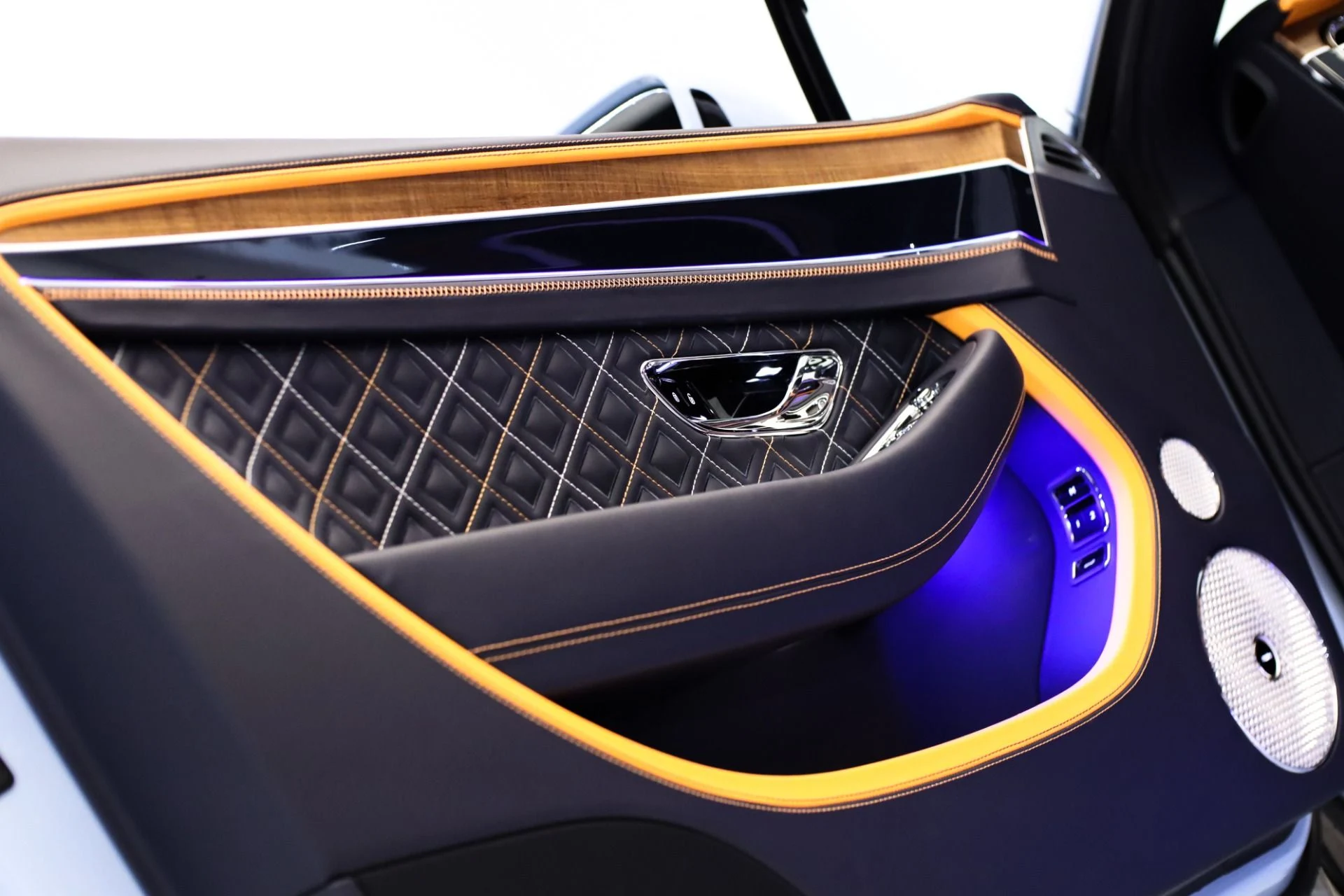 mph034_1852439991_Used_2024_Bentley_Continental_GTC_Speed_1744369762_d46a861fea