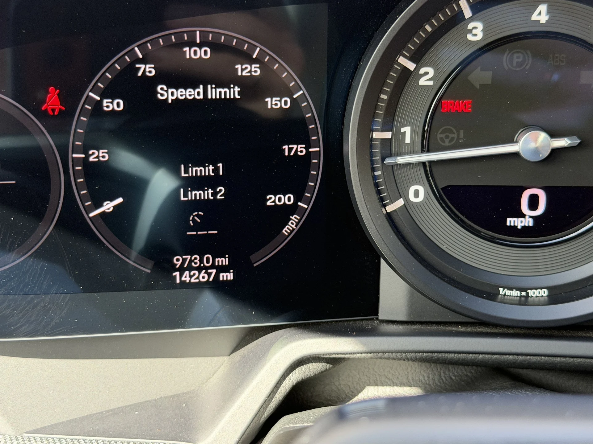 mph034_1853115636_6eae6efad3239fb9d7d937c88977da63x_e8ce4f6087