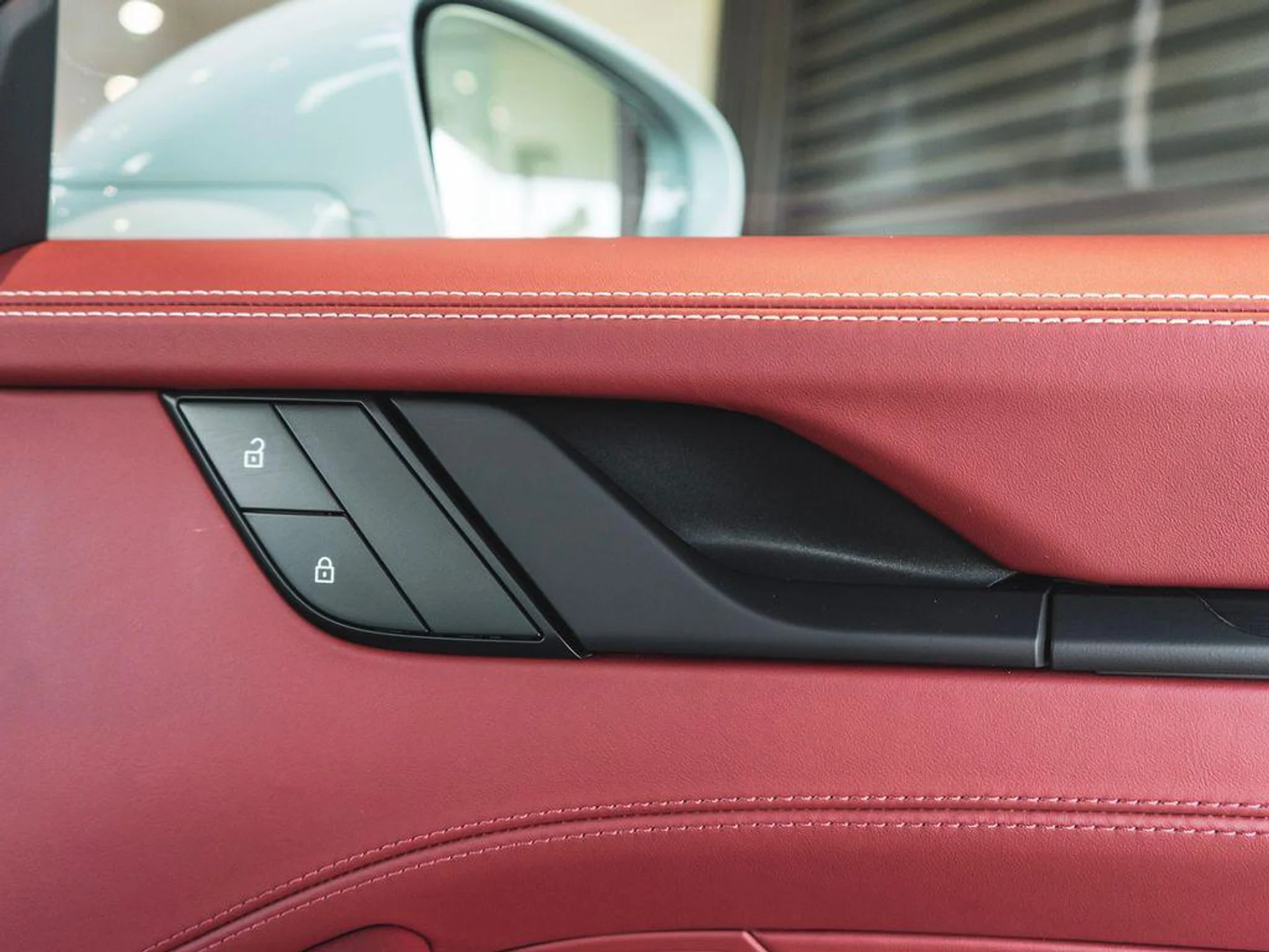 mph034_1854645588_M_Vk_V6_N_Qi_UB_3_Aeyj928_Za_UDI_wts_b2f887f74c