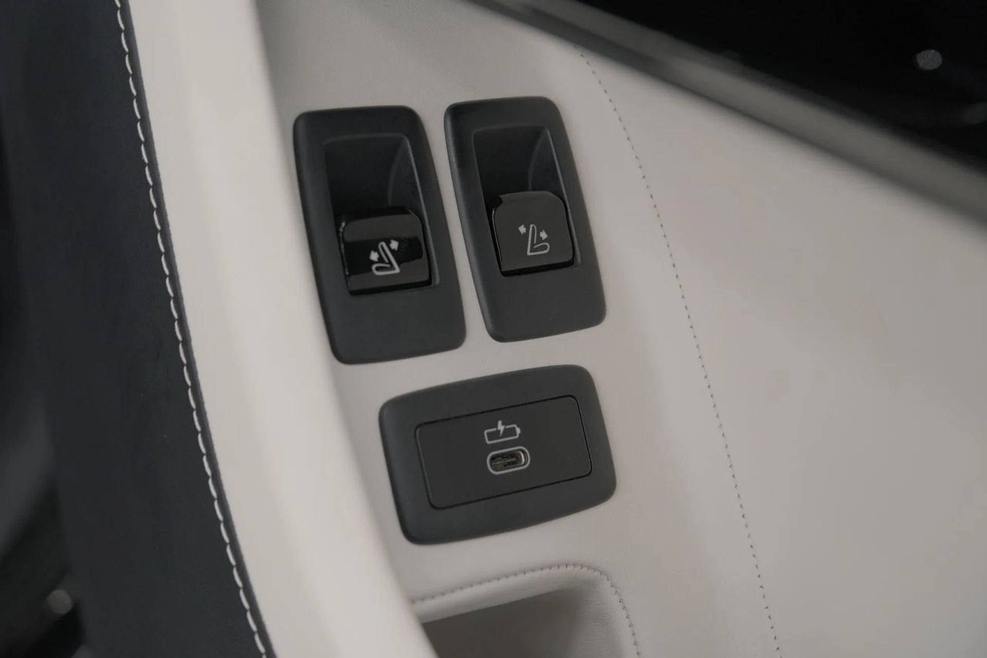 mph034_1860975449_9b806da6b7f33ddbdd32764fe37bfeb3_309bc5e733