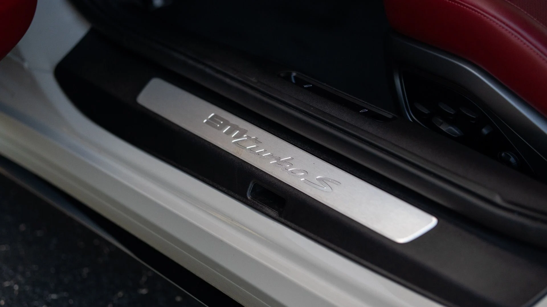 mph034_186814786_Used_2022_Porsche_911_Turbo_S_1753978712_8244ad318b