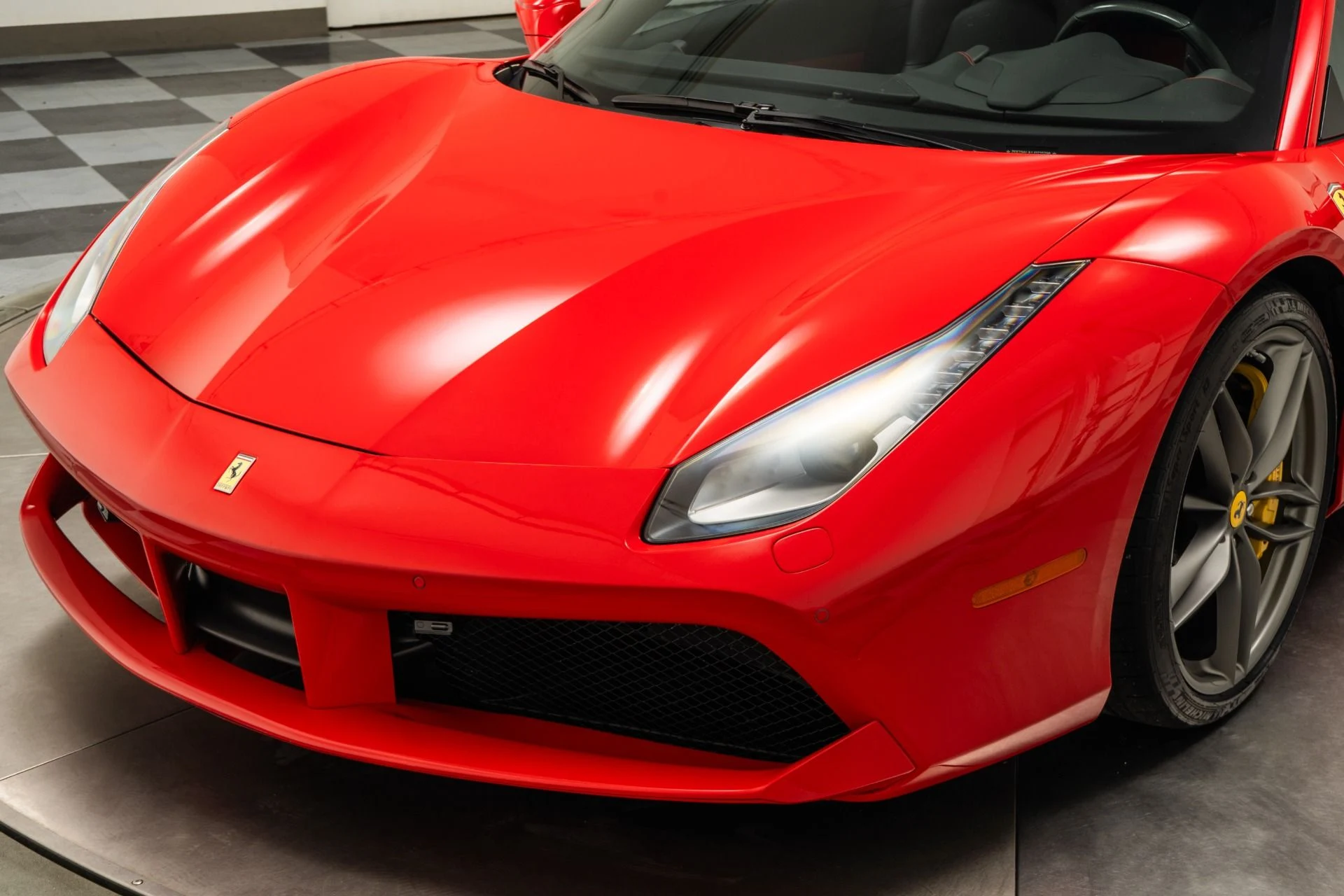 mph034_1888147661_Used_2018_Ferrari_488_GTB_1760465910_8f4d4e98ea