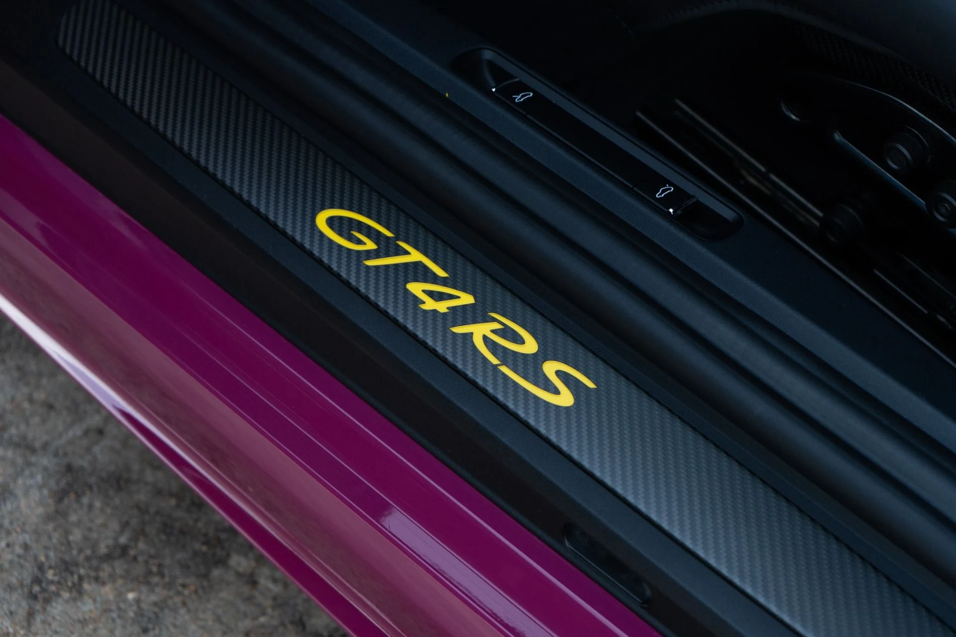 mph034_1889270894_Used_2023_Porsche_718_Cayman_GT_4_RS_1784933919_97aff0463a