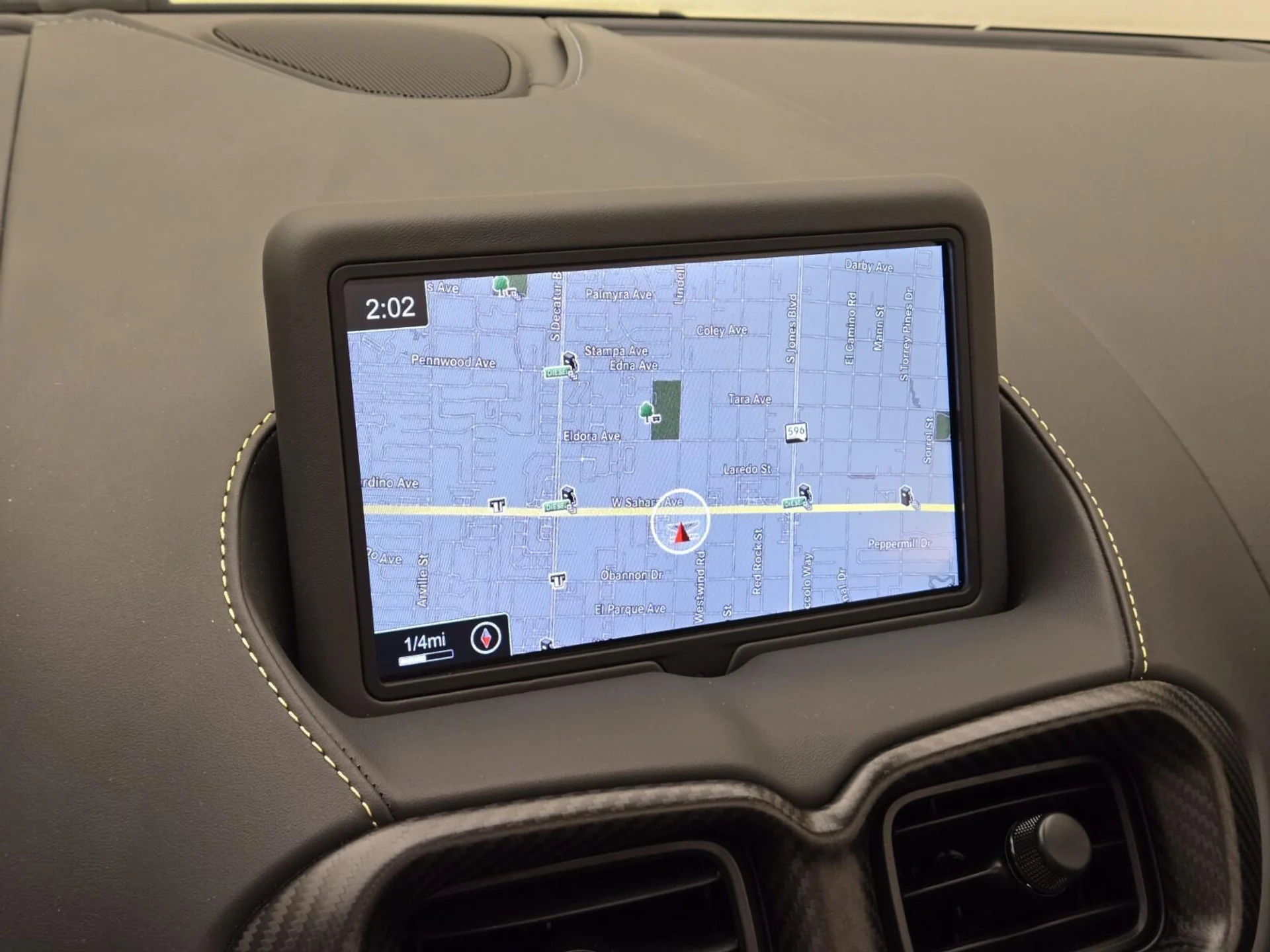 mph034_1889546415_Used_2023_Aston_Martin_Vantage_1762849175_7c32329558