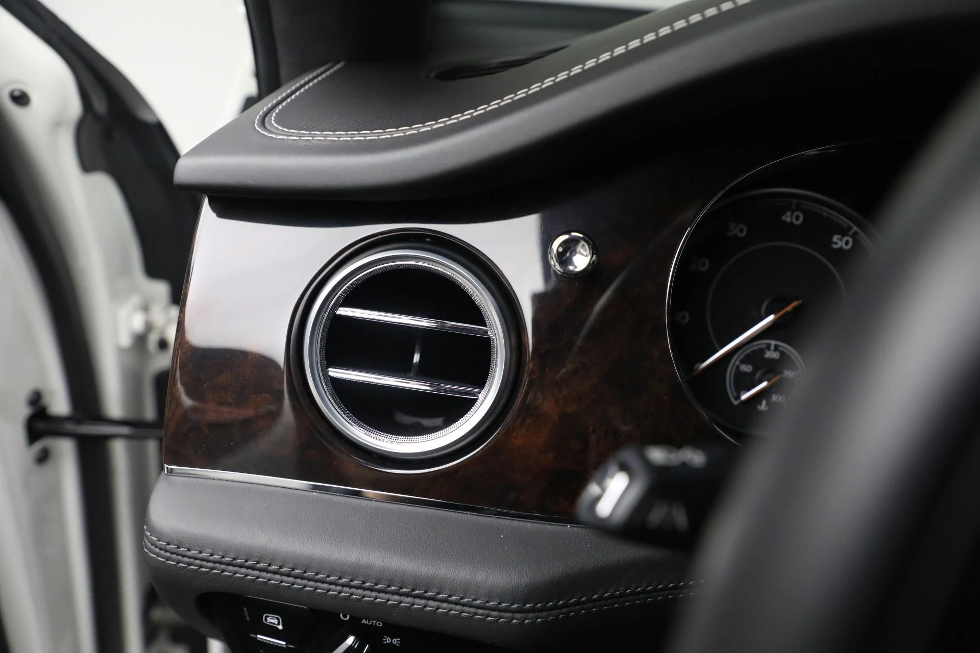 mph034_1910242660_Used_2018_Bentley_Bentayga_Activity_Edition_d6869d85f9