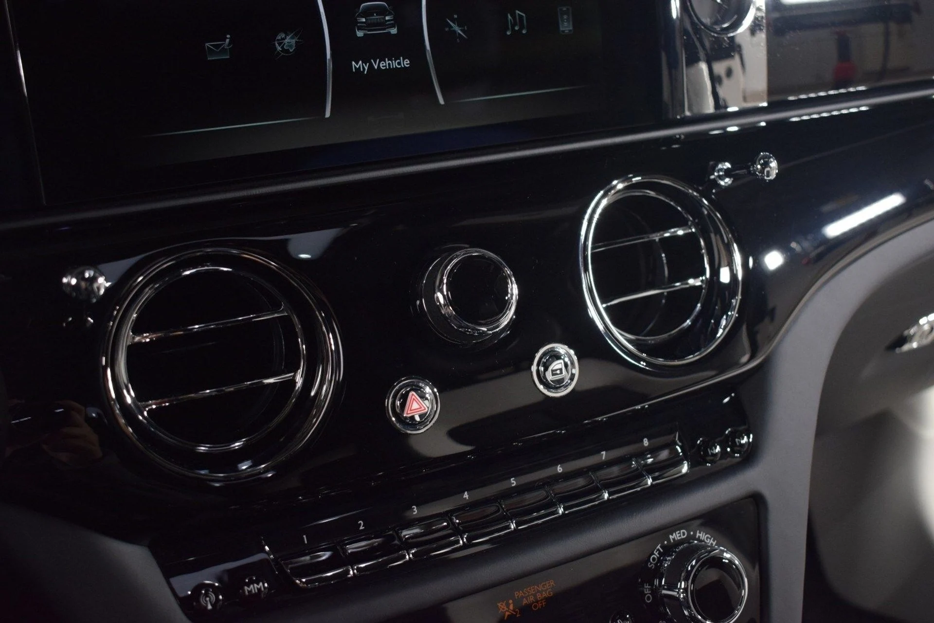 mph034_1915421953_9ac2ec0f0a2ed6149f81733e7b54cb37x_2db28151ed