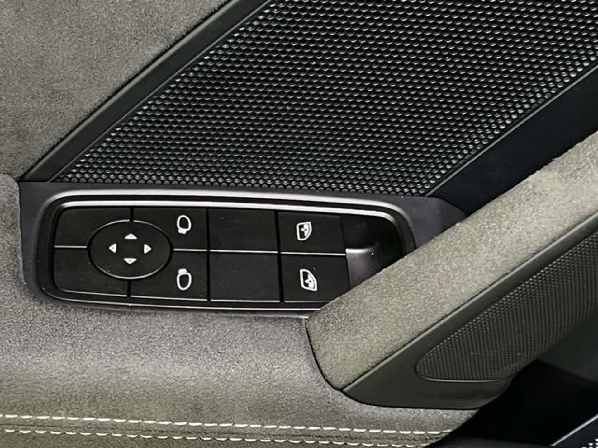 mph034_1919931307_b8ab60358470cedbeb078a58b2d67b45x_7be7512ccd