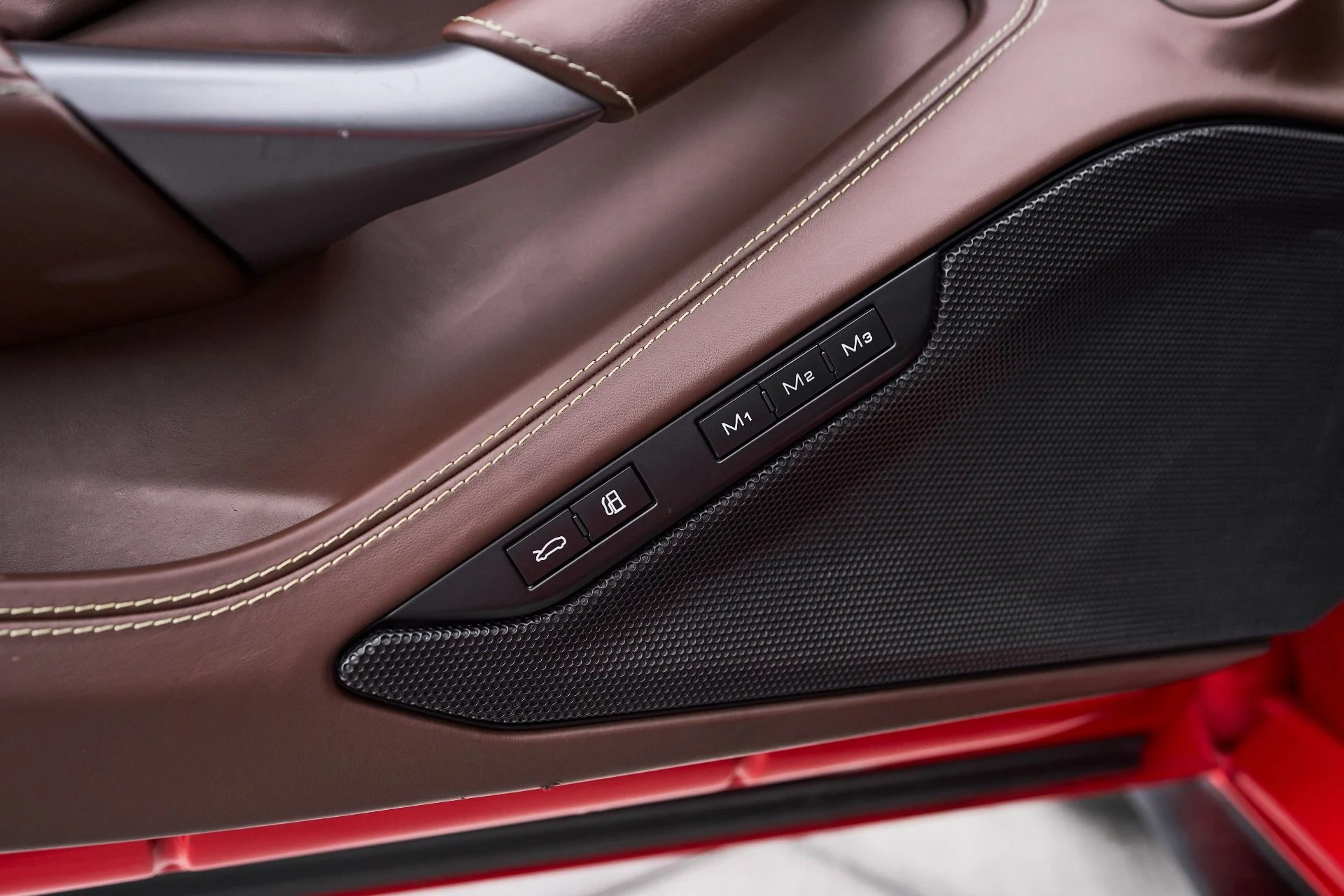 mph034_1924406638_Used_2020_Ferrari_F8_Tributo_Base_1761597652_b957724222