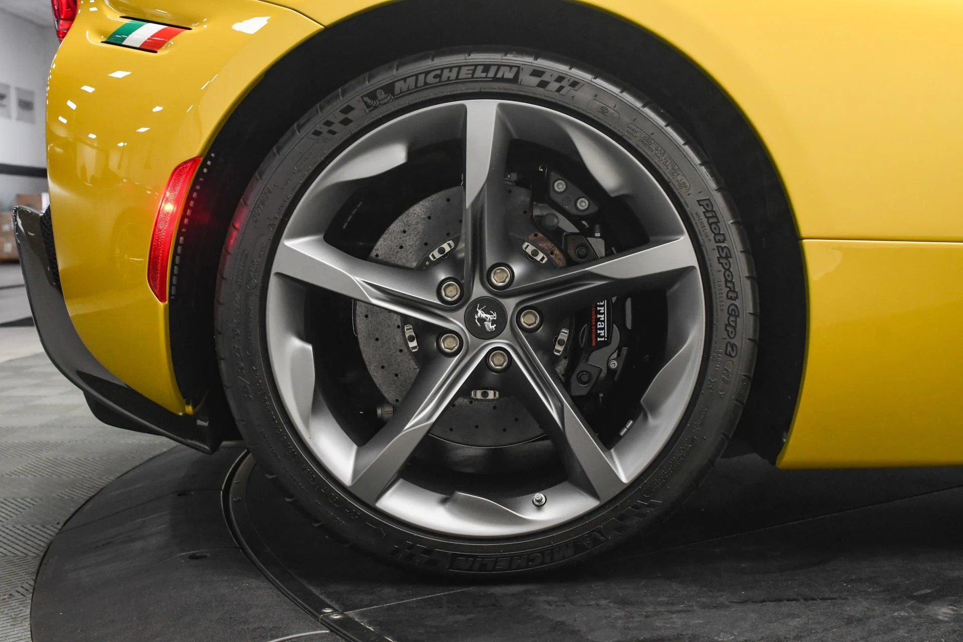 mph034_1942196409_Used_2022_Ferrari_SF_90_Spider_1755677288_a3e7f263ac