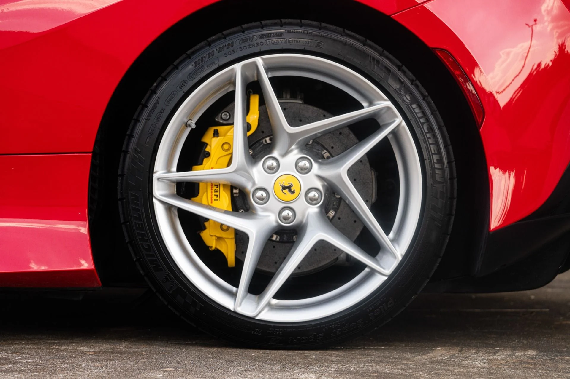 mph034_1958928710_Used_2023_Ferrari_F8_Spider_1759528459_a58285717e
