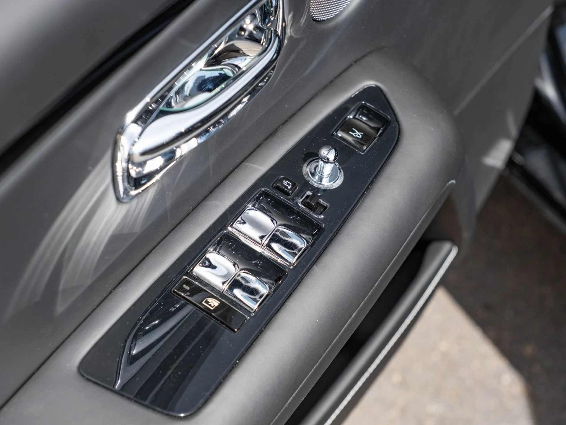 mph034_1960203844_4efd745bb1f6f6a9f700bc7b406a3461x_b3c310f20a