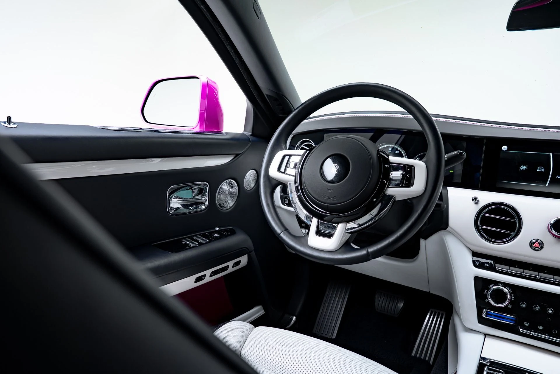 mph034_1962851520_Used_2021_Rolls_Royce_Ghost_1777047146_2c899e2070