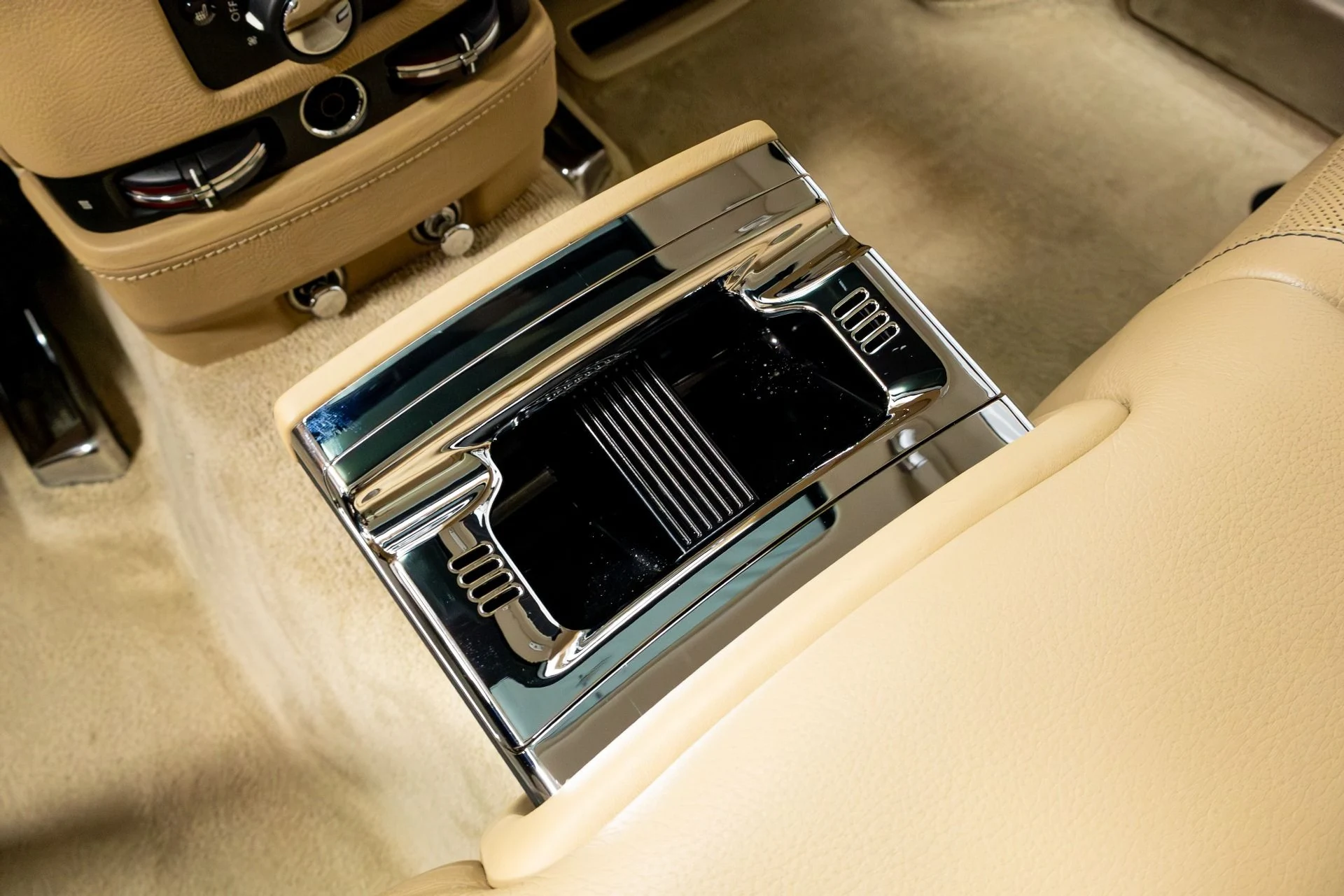 mph034_1965054626_Used_2017_Rolls_Royce_Ghost_1774888920_40a365e36d