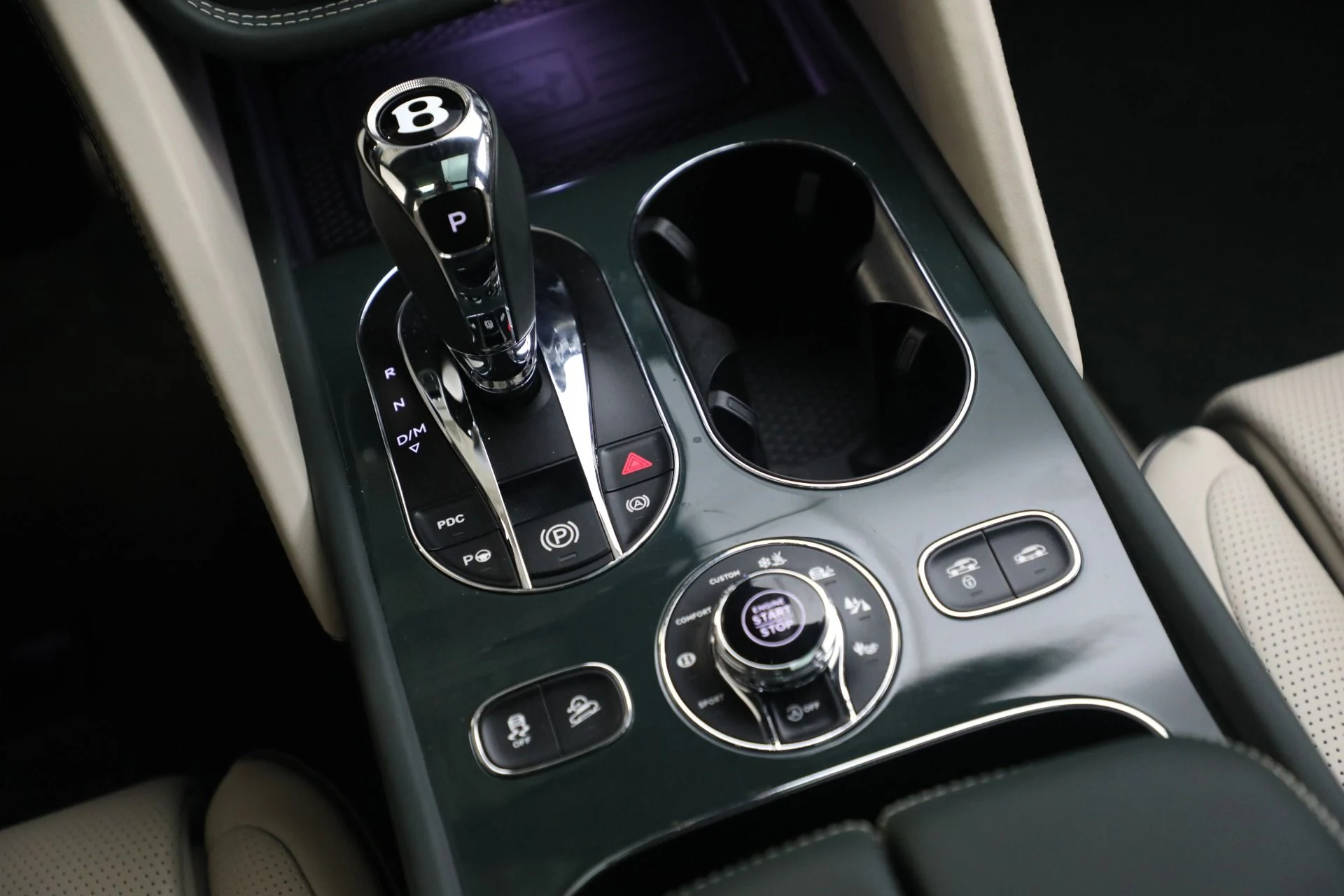 mph034_1971581975_New_2023_Bentley_Bentayga_V8_b0ee49b4aa