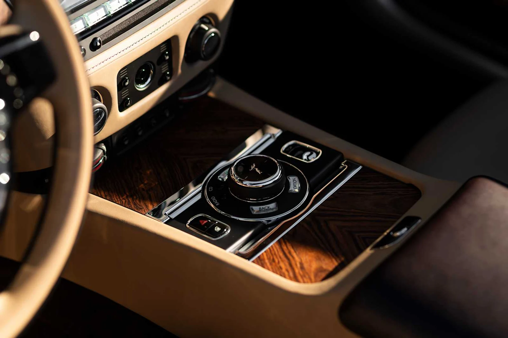 mph034_197682389_ceb0741482d4adac7abd2076a66342c2x_ebfdd2610c