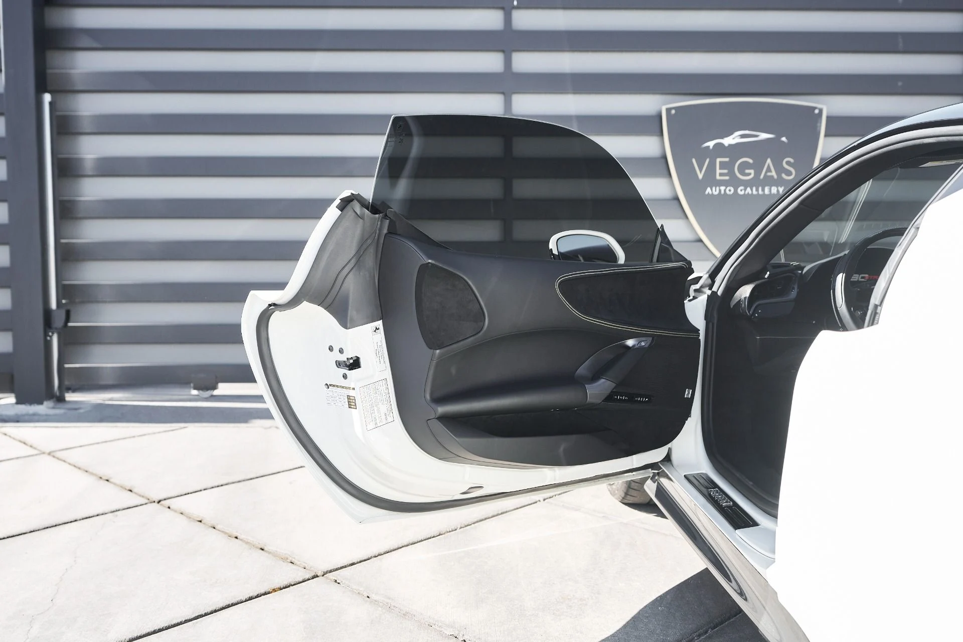 mph034_2021960905_Used_2023_Ferrari_SF_90_Stradale_1762821676_2c89cf5cf0