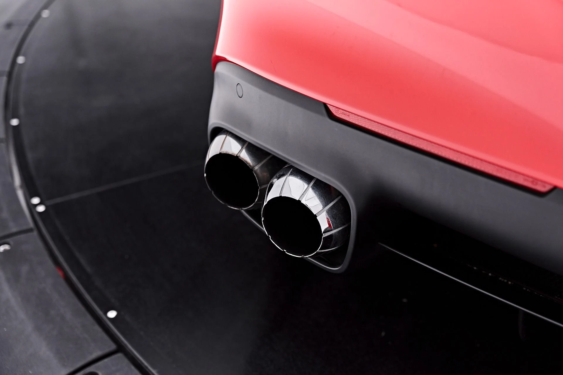 mph034_2026023730_Used_2014_Ferrari_F12_Berlinetta_1785289790_1b63f3c917