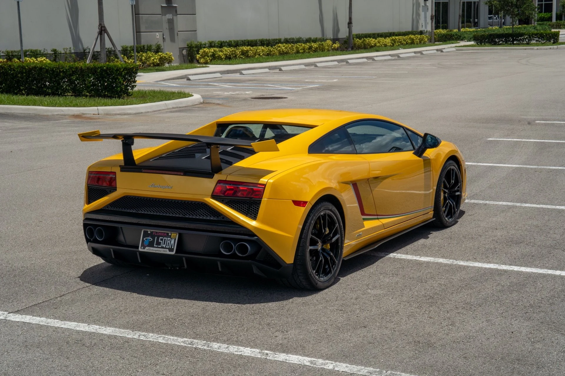 mph034_2030819836_Used_2014_Lamborghini_Gallardo_LP_570_4_Squadra_Corse_1755029629_a6c20fc01d