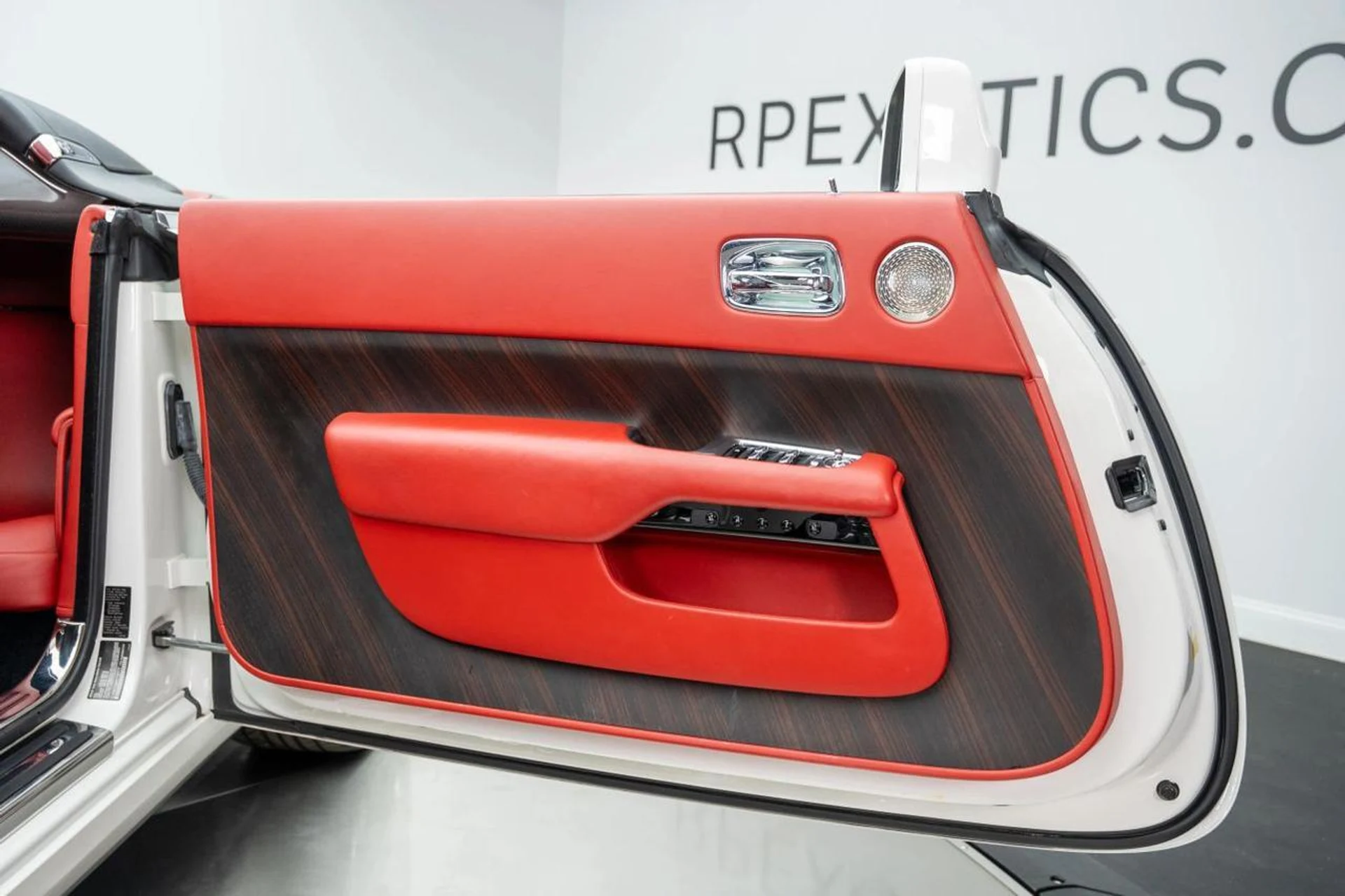 mph034_2037066651_015b7f4807788ee59d7fb6ab485c7216_ebc9882fad