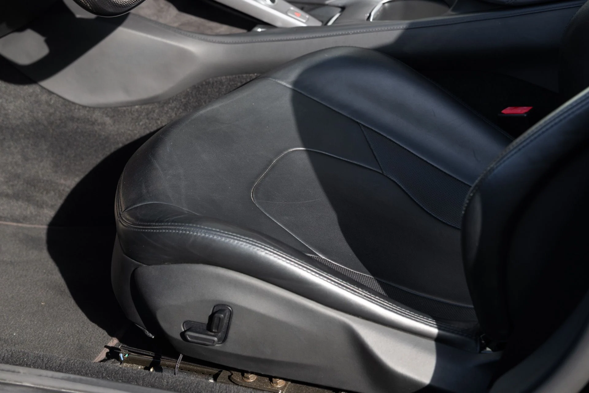 mph034_2041561262_Used_2019_Ferrari_Portofino_1771532696_f902c0f59d