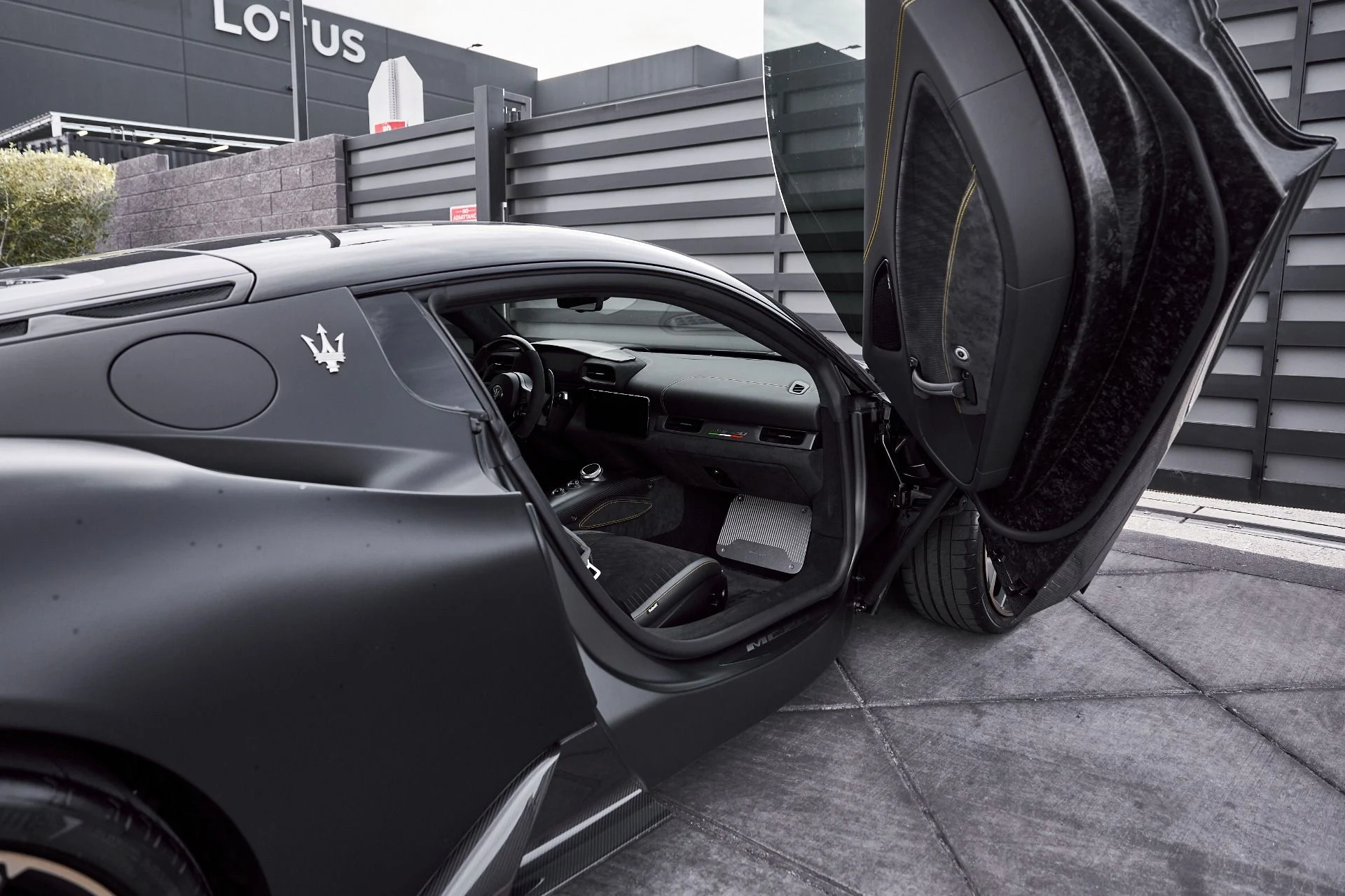 mph034_205377448_Used_2024_Maserati_MC_20_Base_1772679301_9a5656622d