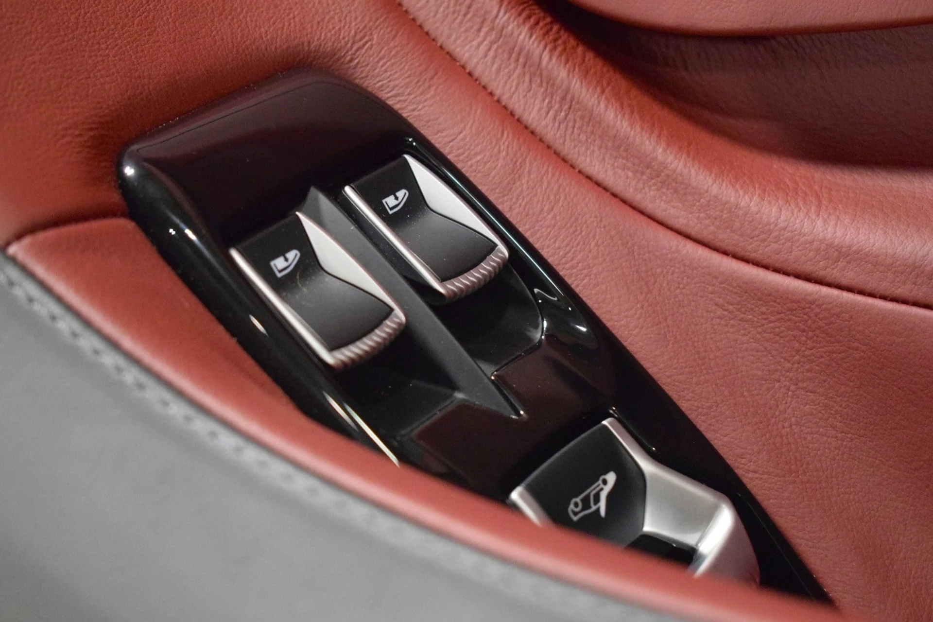 mph034_2073633639_723e18cf52c776750a5c345ef06433cex_dde6dd46ae