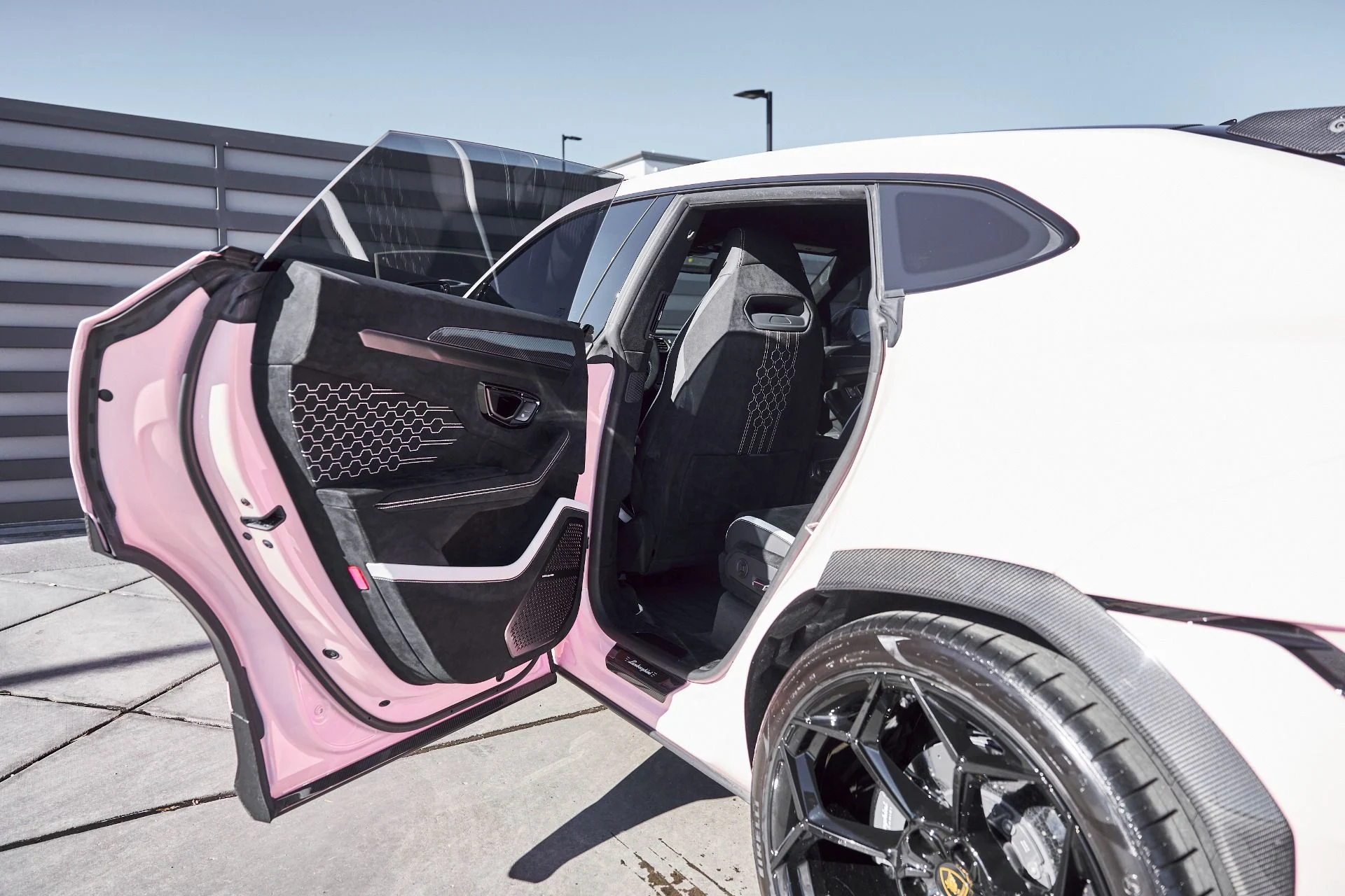 mph034_2084485132_Used_2024_Lamborghini_Urus_Performante_1767667965_bc38e9e8d5