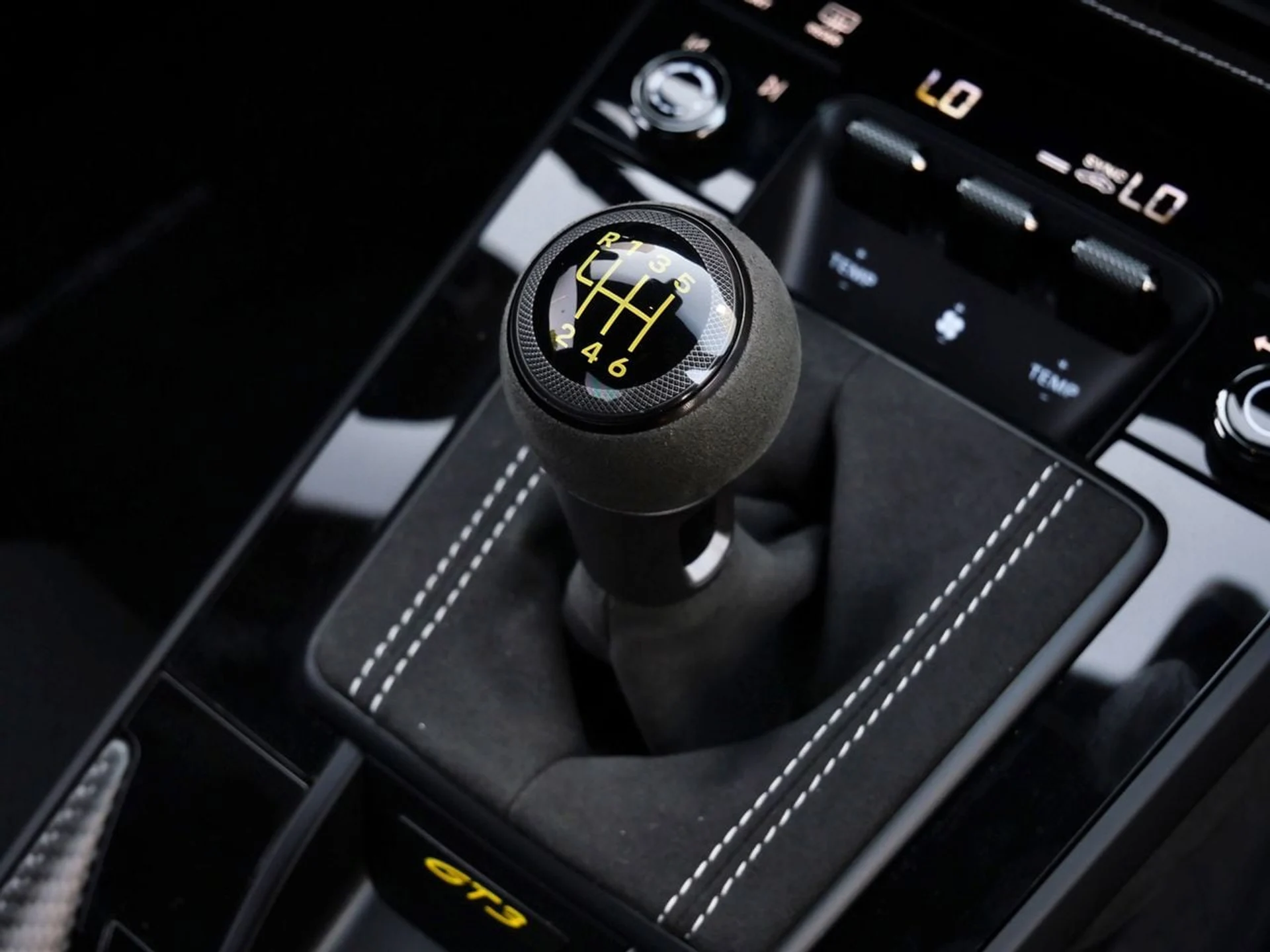 mph034_2096147841_599fe557780a42f76004f4a460034504x_c07e209a37