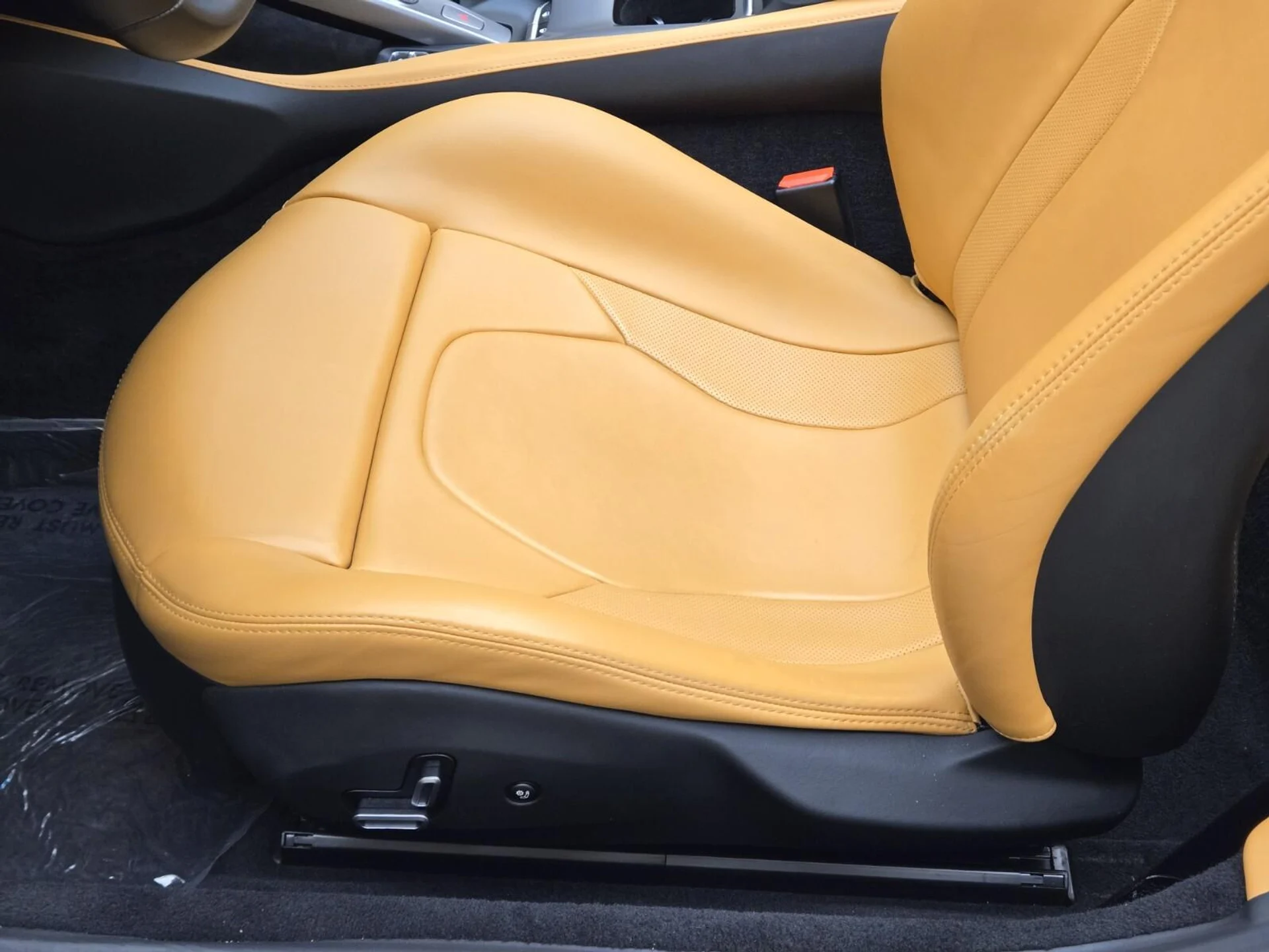 mph034_2104574744_Used_2019_Ferrari_Portofino_1762588094_c4ae301b3d