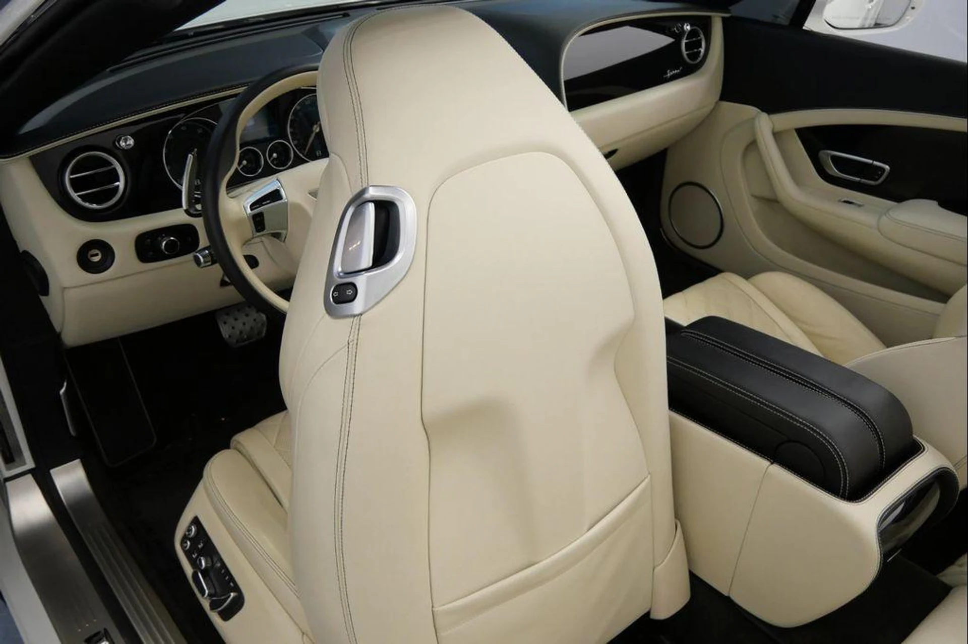 mph034_2107852458_ap_YW_8_S_Rpvd4_Zu_X2_Z_Ekbv_Xfacbc_a1d0bcc4f8