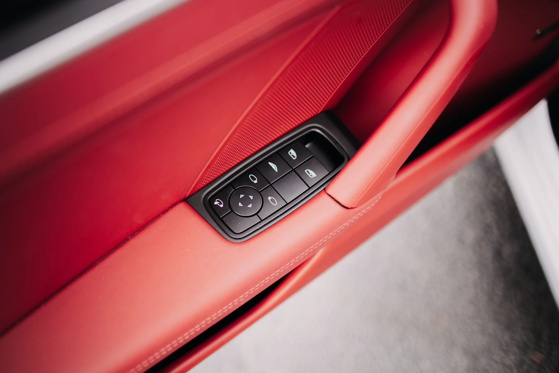 mph034_2120250940_Used_2025_Porsche_911_Carrera_GTS_1755021854_fcd4515af3
