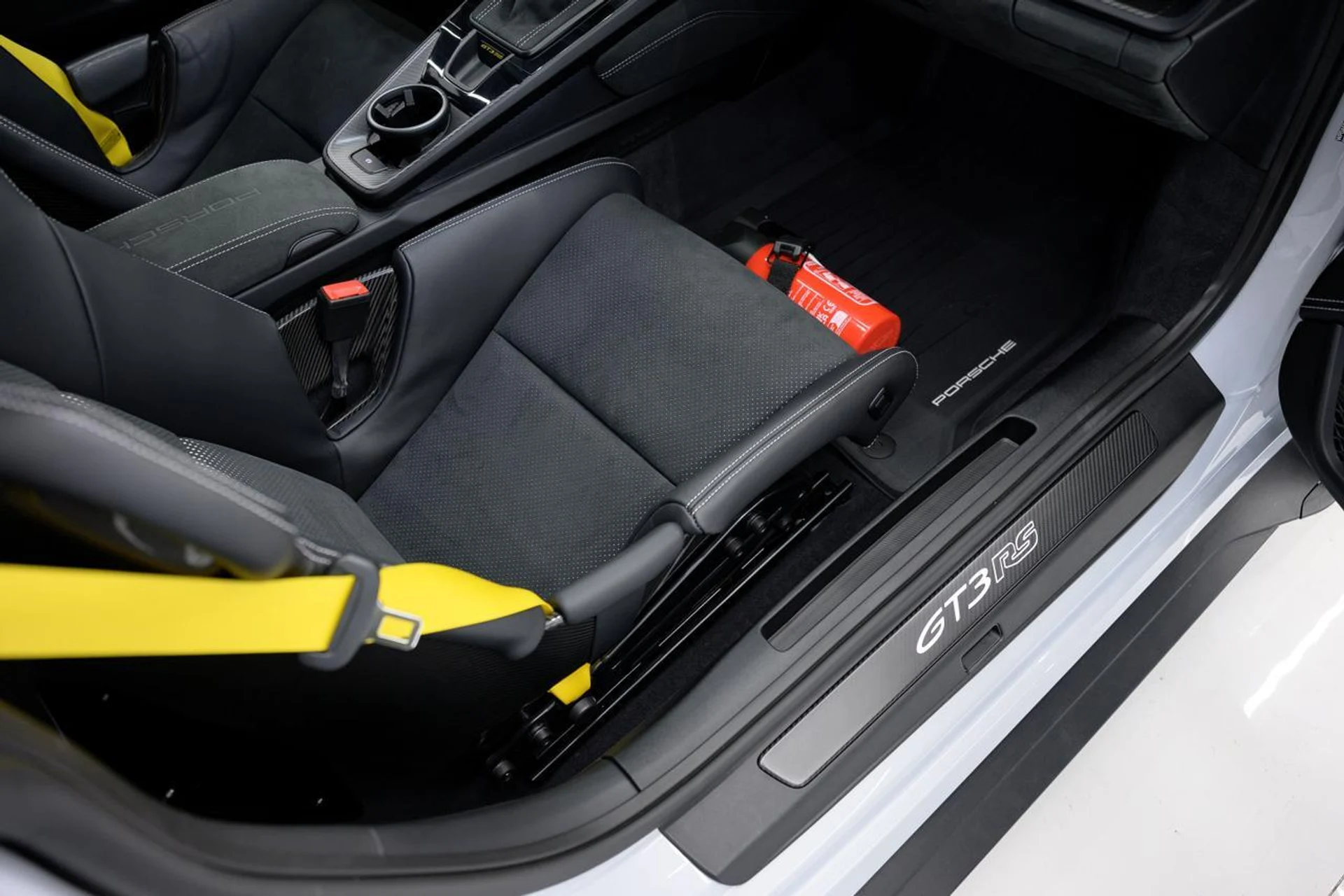 mph034_2133779946_521627143a38746b59e15788a6105543_282a49e343