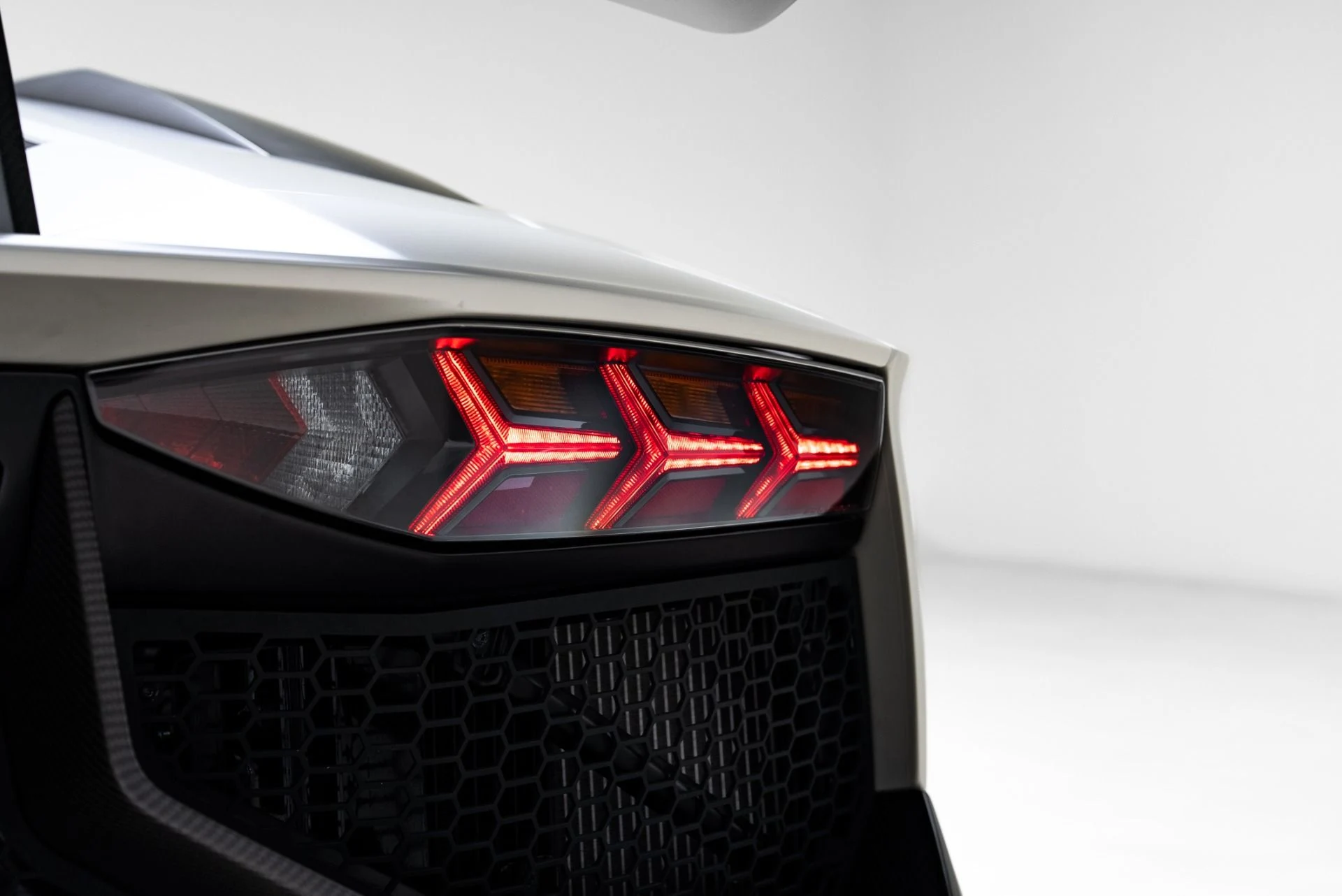 mph034_2135353992_Used_2016_Lamborghini_Aventador_SV_1775078140_aa6105dc6f