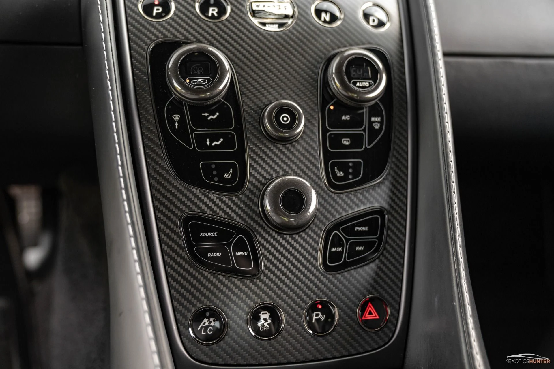 mph034_2145898723_Used_2014_Aston_Martin_Vanquish_Iconic_Skyfall_Silver_w_One77_Steering_Wheel_Carbon_Roof_1721934406_ff6aa91b6f