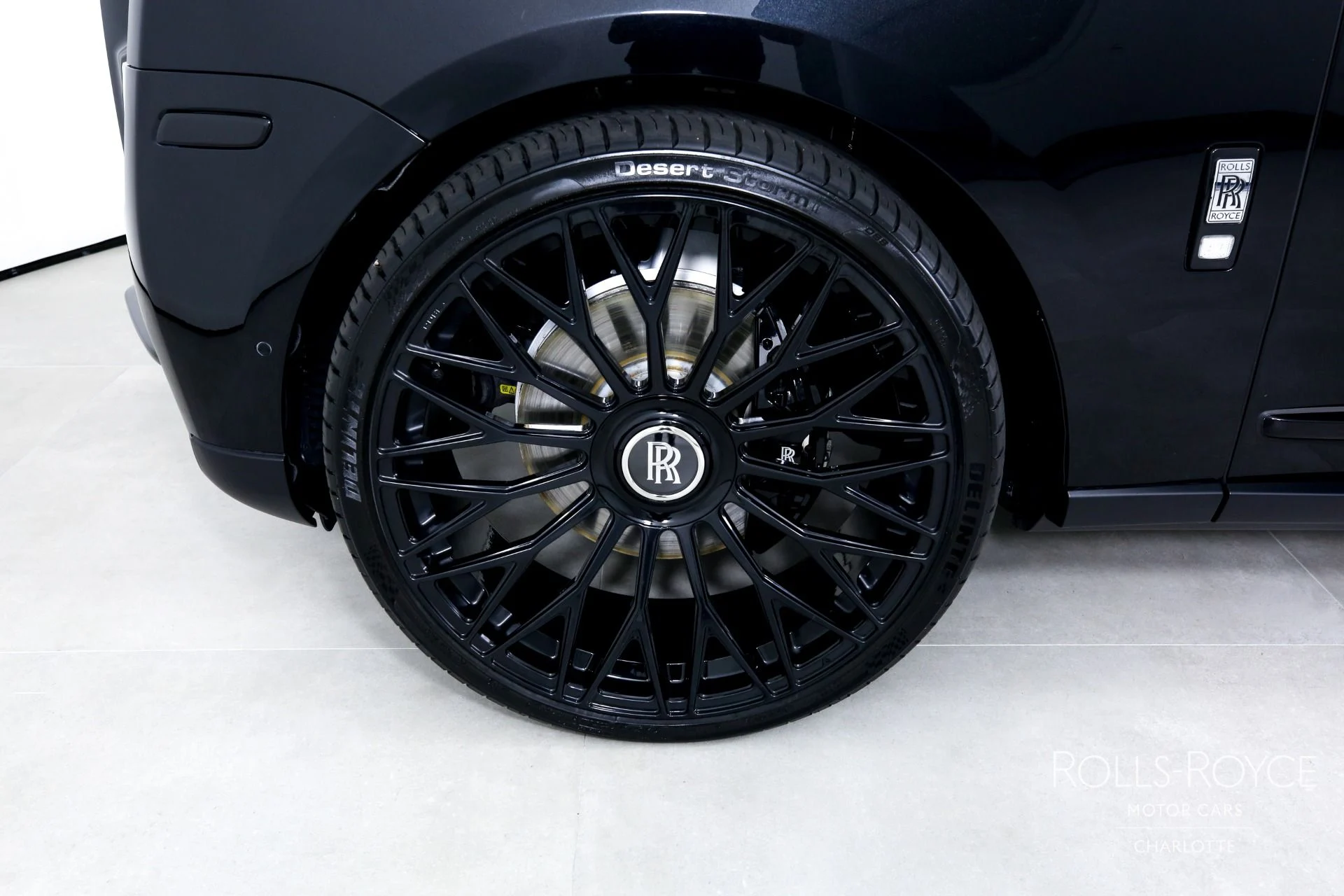 mph034_2156892596_Used_2022_Rolls_Royce_Cullinan_1692834751_1439500328